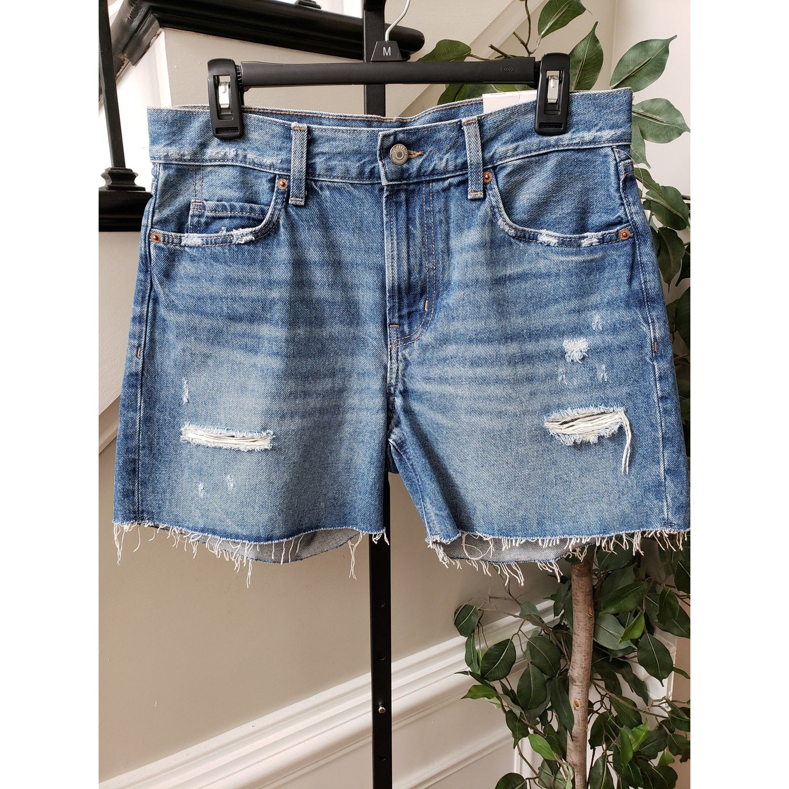 Old Navy Old Navy Cut Off Shorts Women Size 4 Blue High Rise Straight Size 27" / US 4 / IT 40 - 2 Thumbnail
