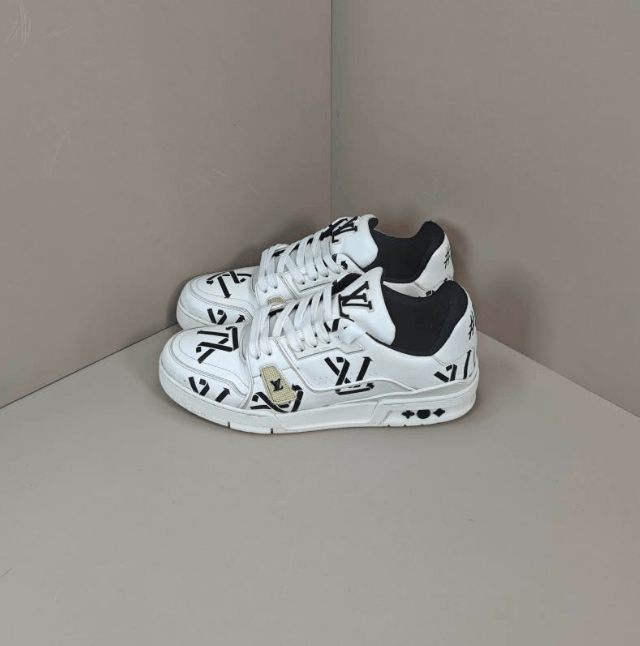 Louis Vuitton Louis Vuitton low-top sneakers Size US 8 / EU 41 - 6 Thumbnail