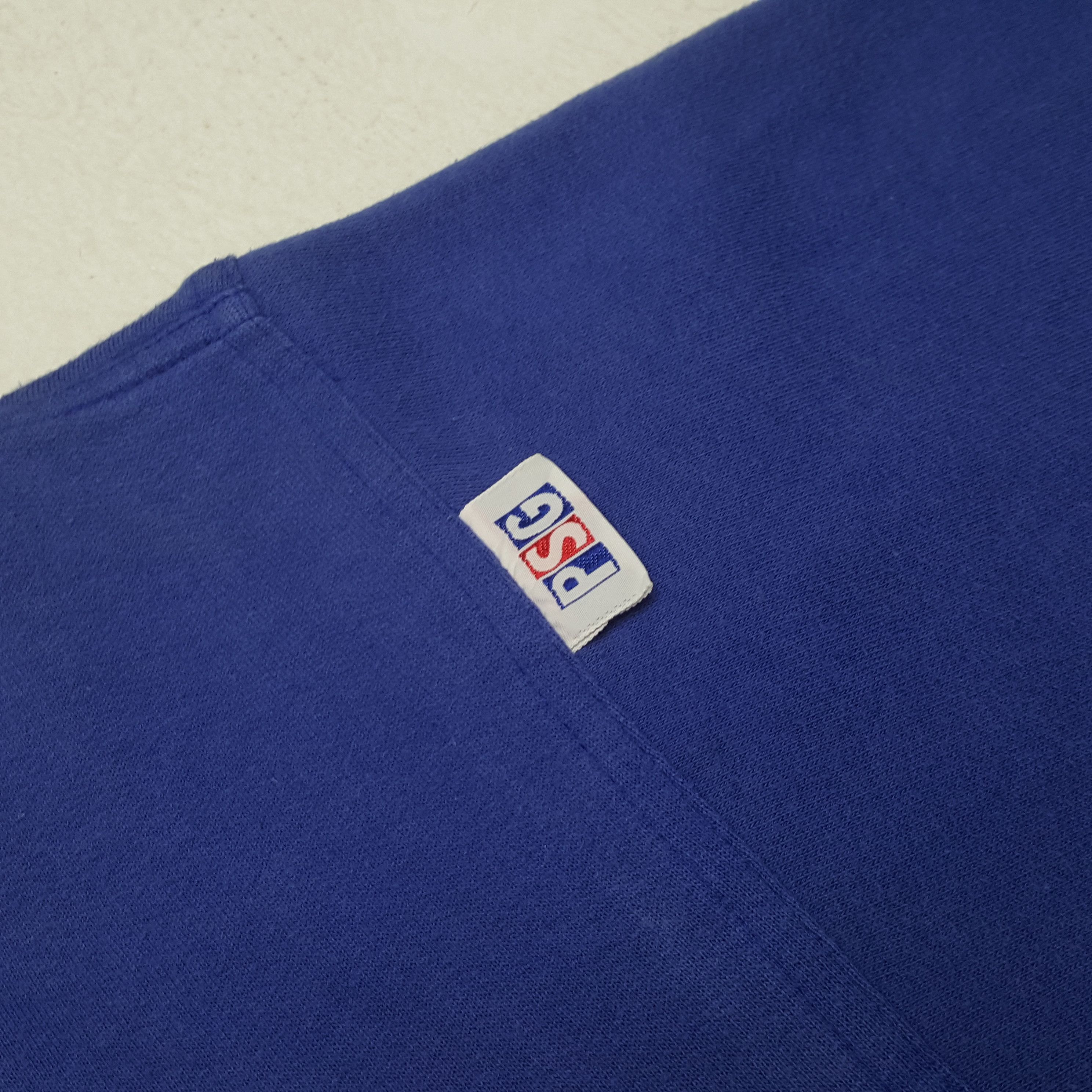 Nike Vintage Nike Paris Saint Germain Soccer Club Sweatshirt RR30 Size US M / EU 48-50 / 2 - 8 Thumbnail