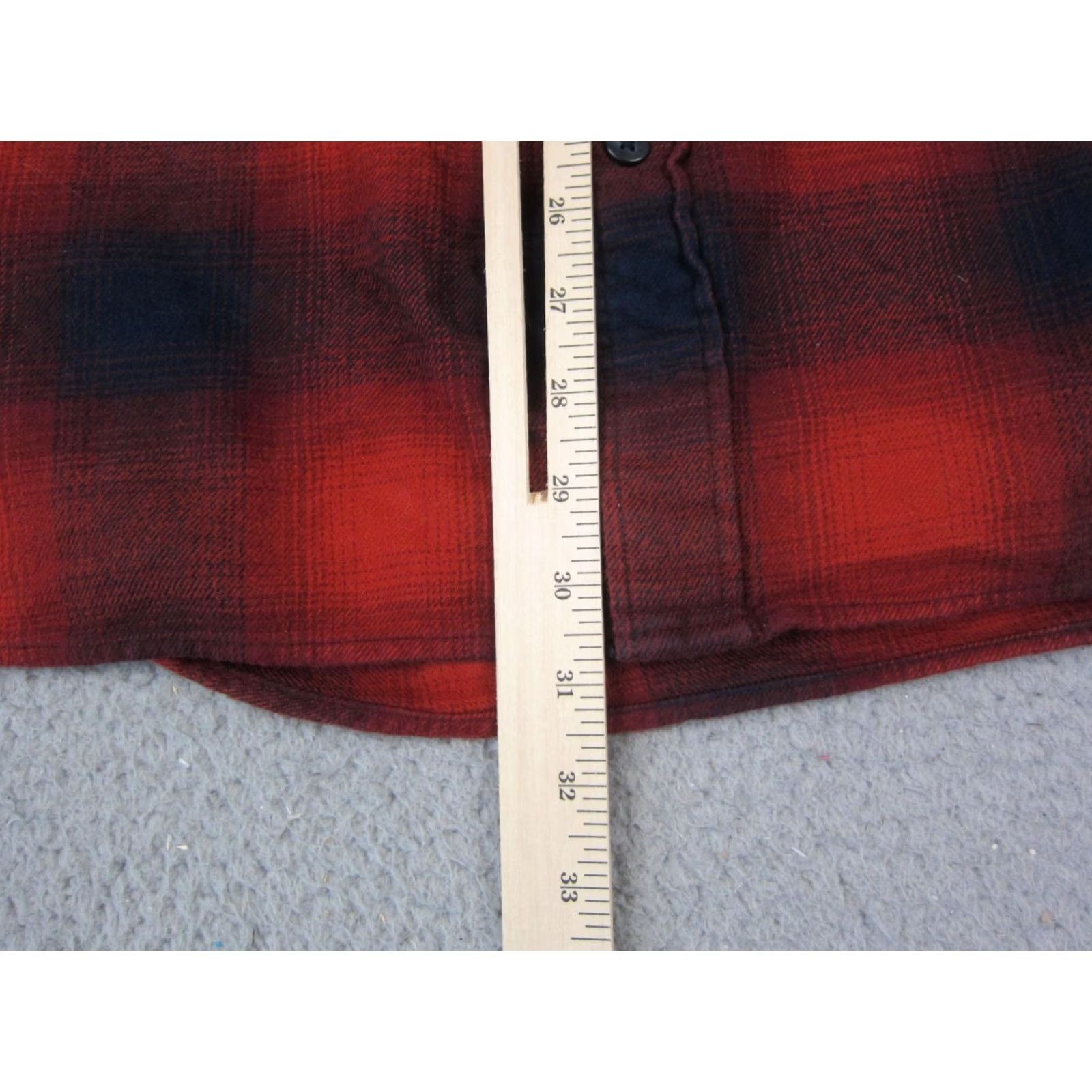 Uniqlo VINTAGE Uniqlo Shirt Mens XL Red Black Plaid Button Up Flannel Shadow Size US XL / EU 56 / 4 - 7 Thumbnail