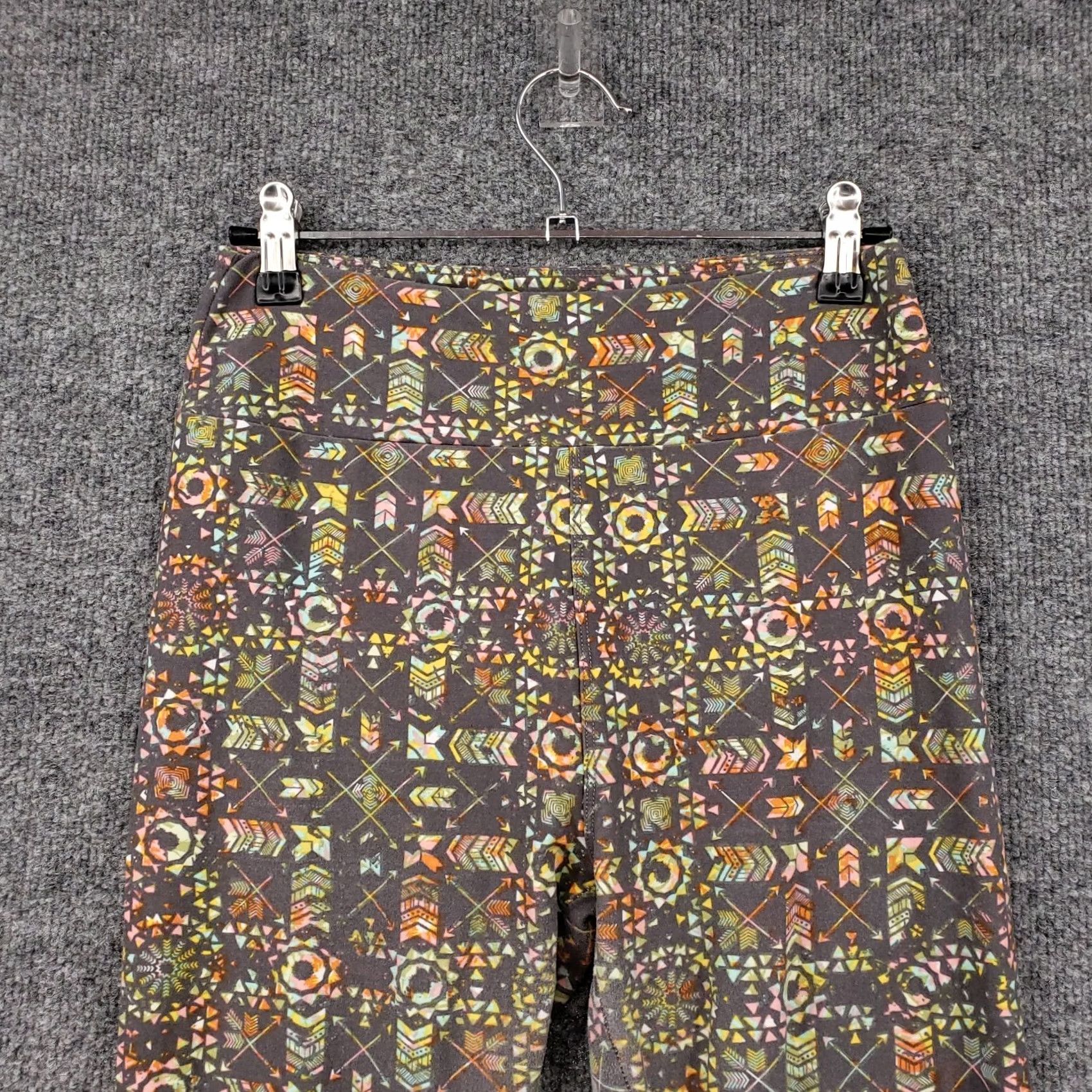 Vintage LuLaRoe Leggings Womens One Size Gray Crop Mid-Rise Geometric Pull-On Casual Geometric Print Adult Womens Size 42" / US 20 - 5 Thumbnail
