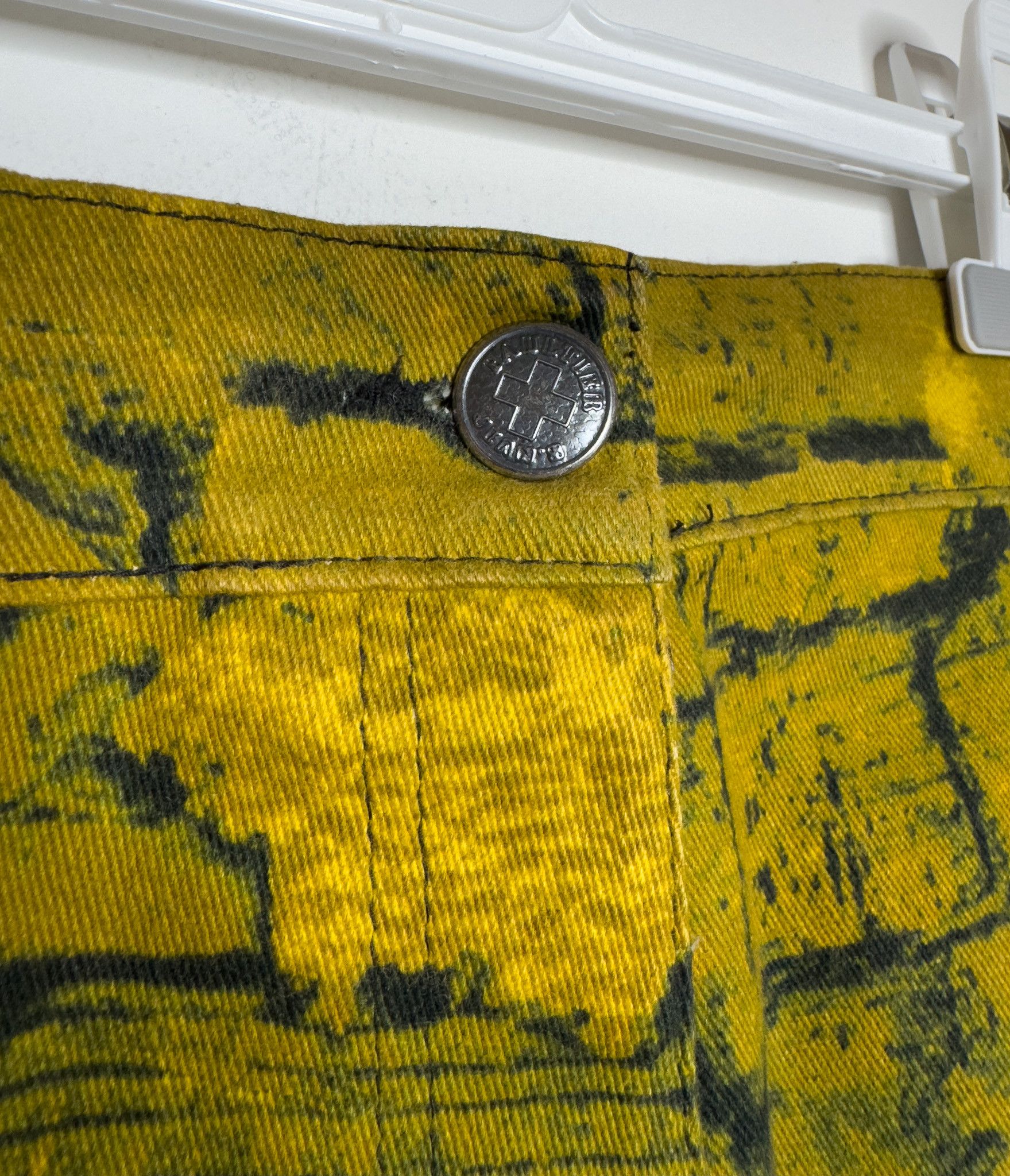 Jean Paul Gaultier RARE VINTAGE BRICK WALL PRINTED MINI SKIRT Size 30" / US 8 / IT 44 - 6 Thumbnail