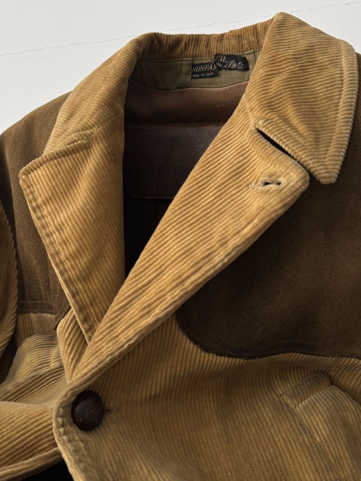 Vintage Vintage 1950s England 'Nonpareil' Hunting Corduroy Coat Size US L / EU 52-54 / 3 - 4 Thumbnail