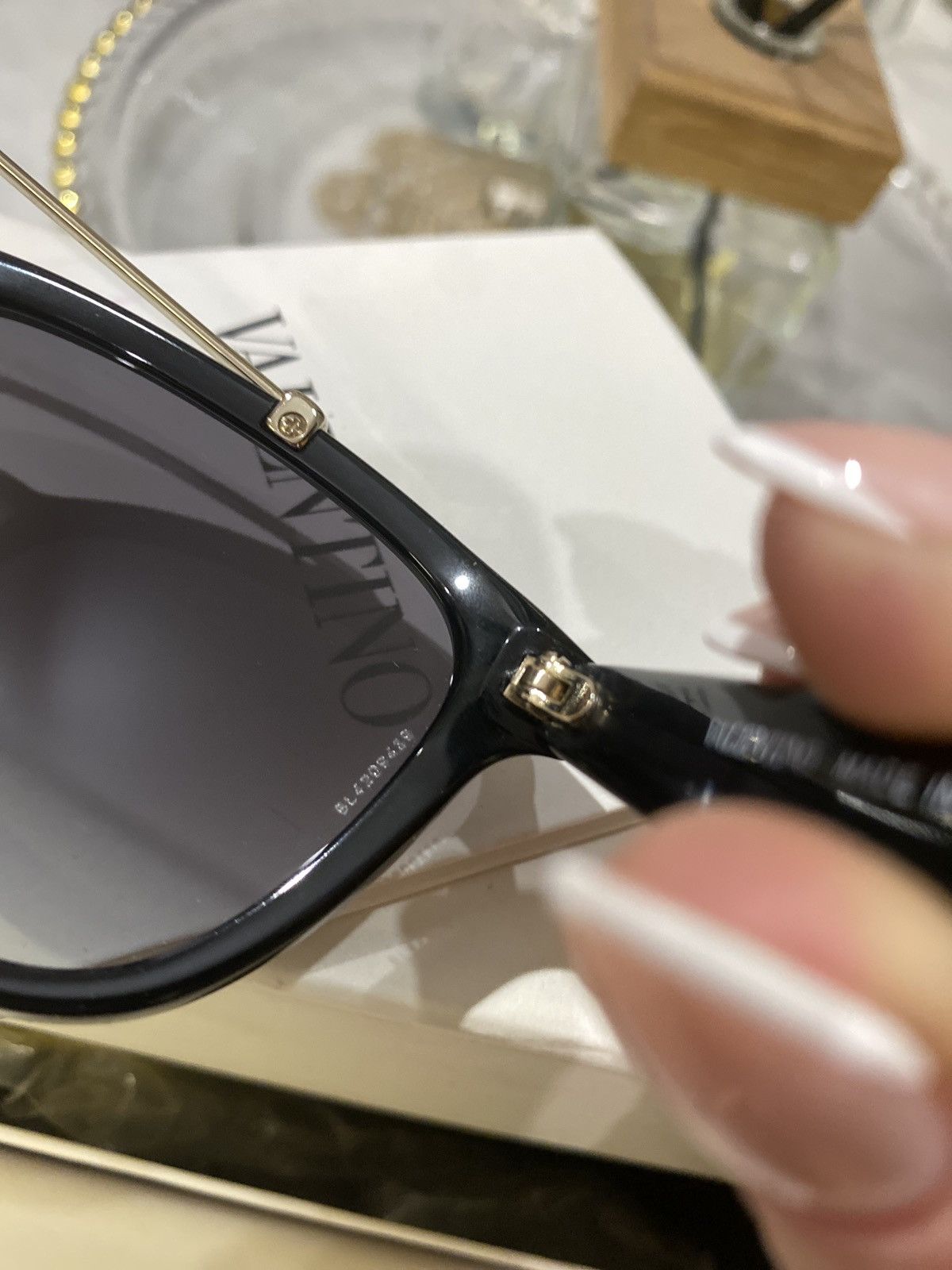 Valentino Oversized Valentino sunglasses Size ONE SIZE - 7 Thumbnail