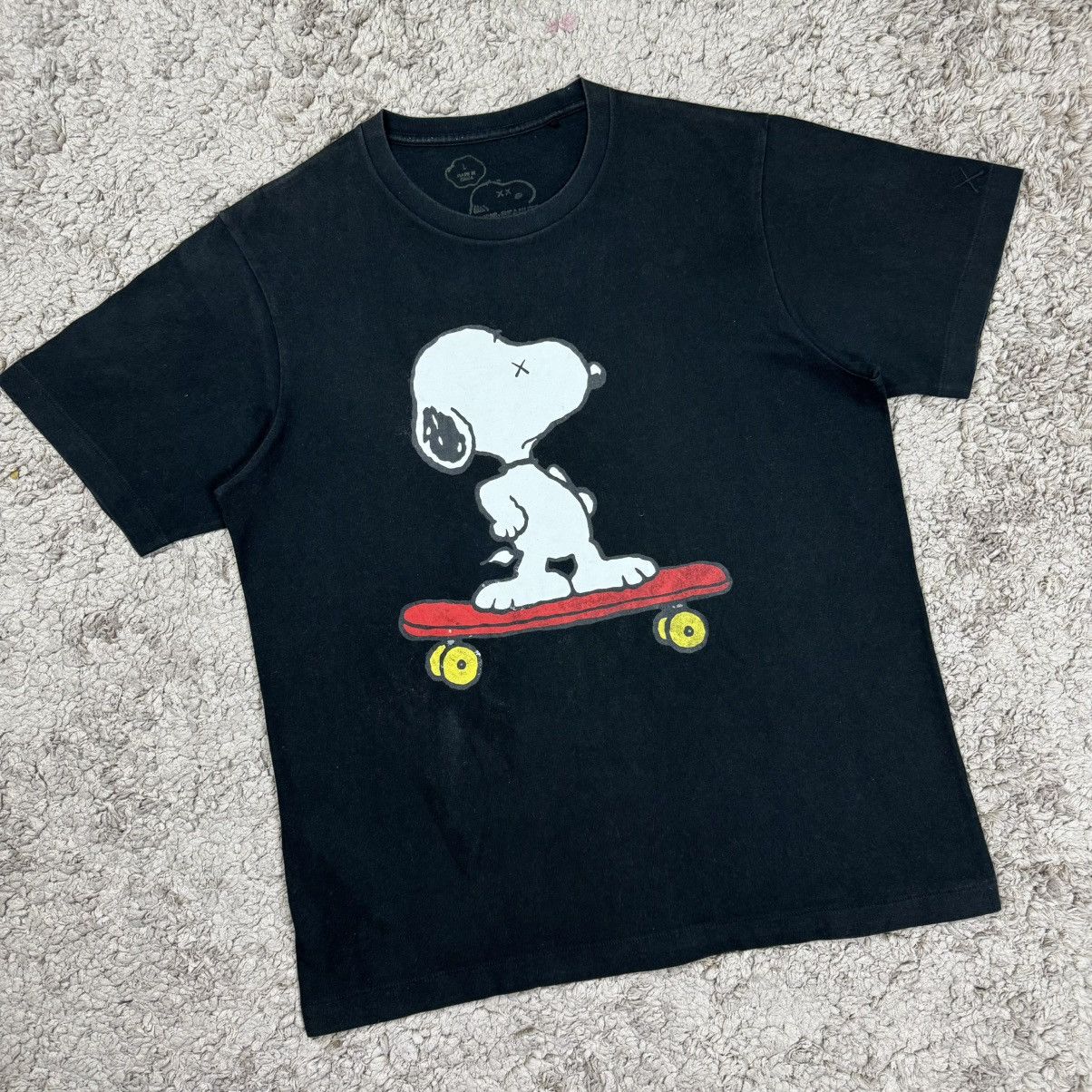 Kaws UT Kaws x Peanut T-shirt Size US L / EU 52-54 / 3 - 3 Thumbnail