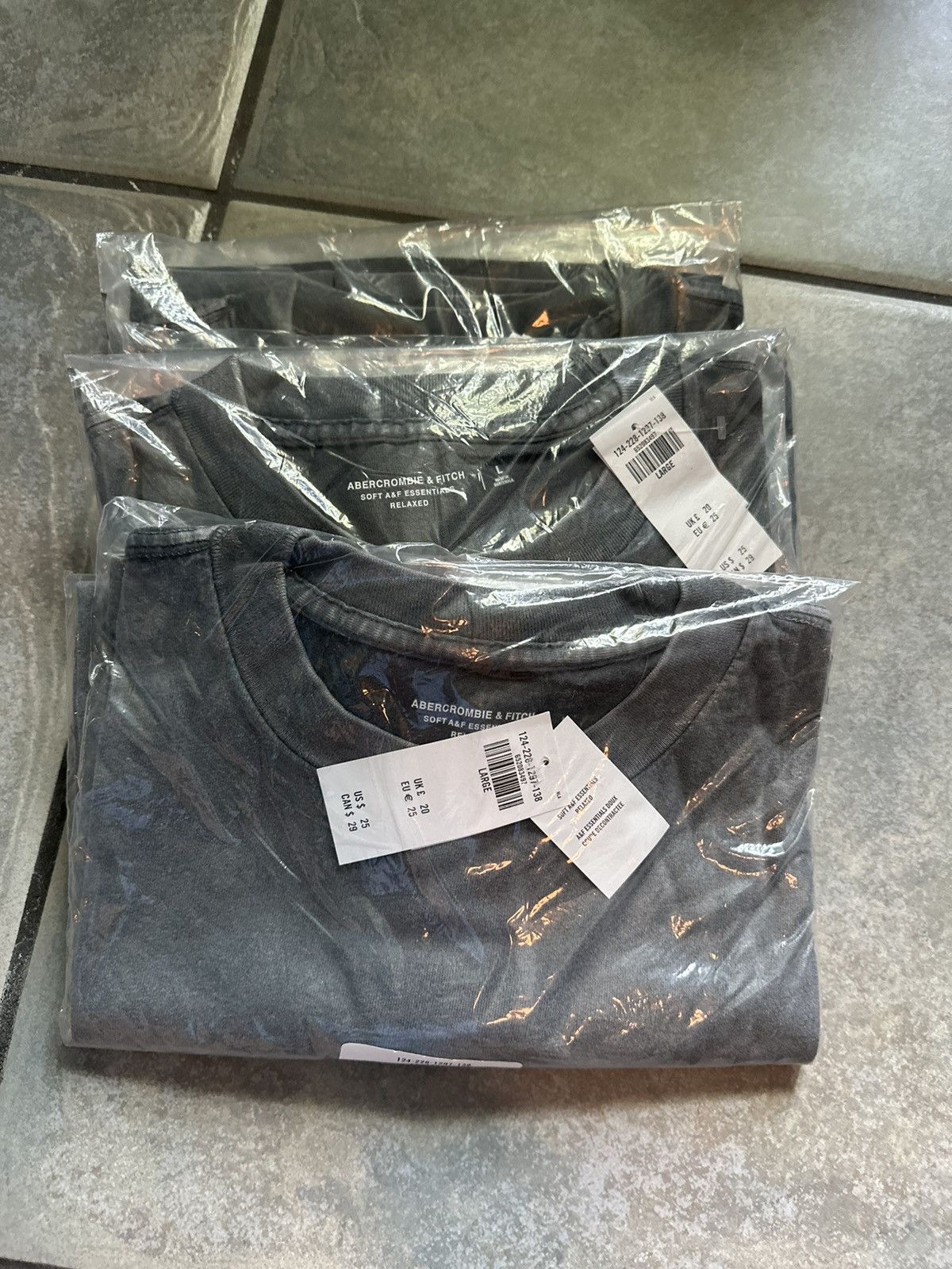 Abercrombie & Fitch Abercrombie & Fitch Relaxed Essential Tee Size US L / EU 52-54 / 3 - 6 Thumbnail