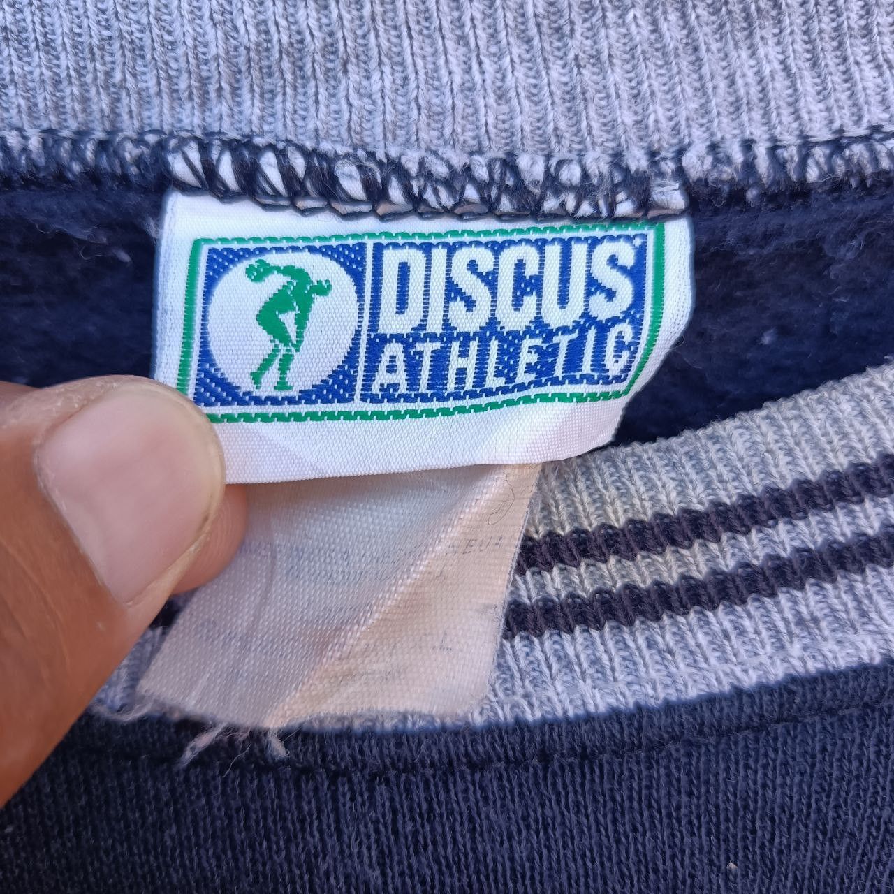 Vintage Vintage Discus Athletic Plain Sweatshirt Size US L / EU 52-54 / 3 - 3 Thumbnail
