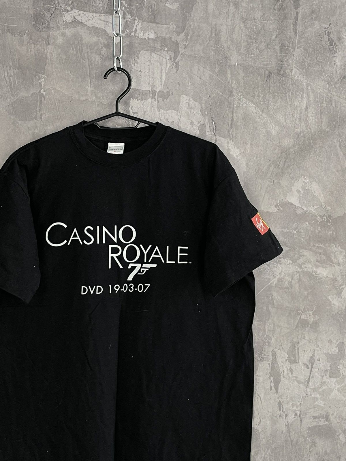 Vintage Vintage Casino Royale Film Promo T-shirt Size US L / EU 52-54 / 3 - 4 Thumbnail