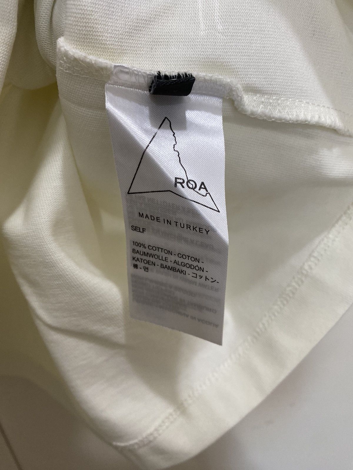 ROA ROA T-shirt, size L, White, used, in excellent condition. Size US L / EU 52-54 / 3 - 6 Thumbnail