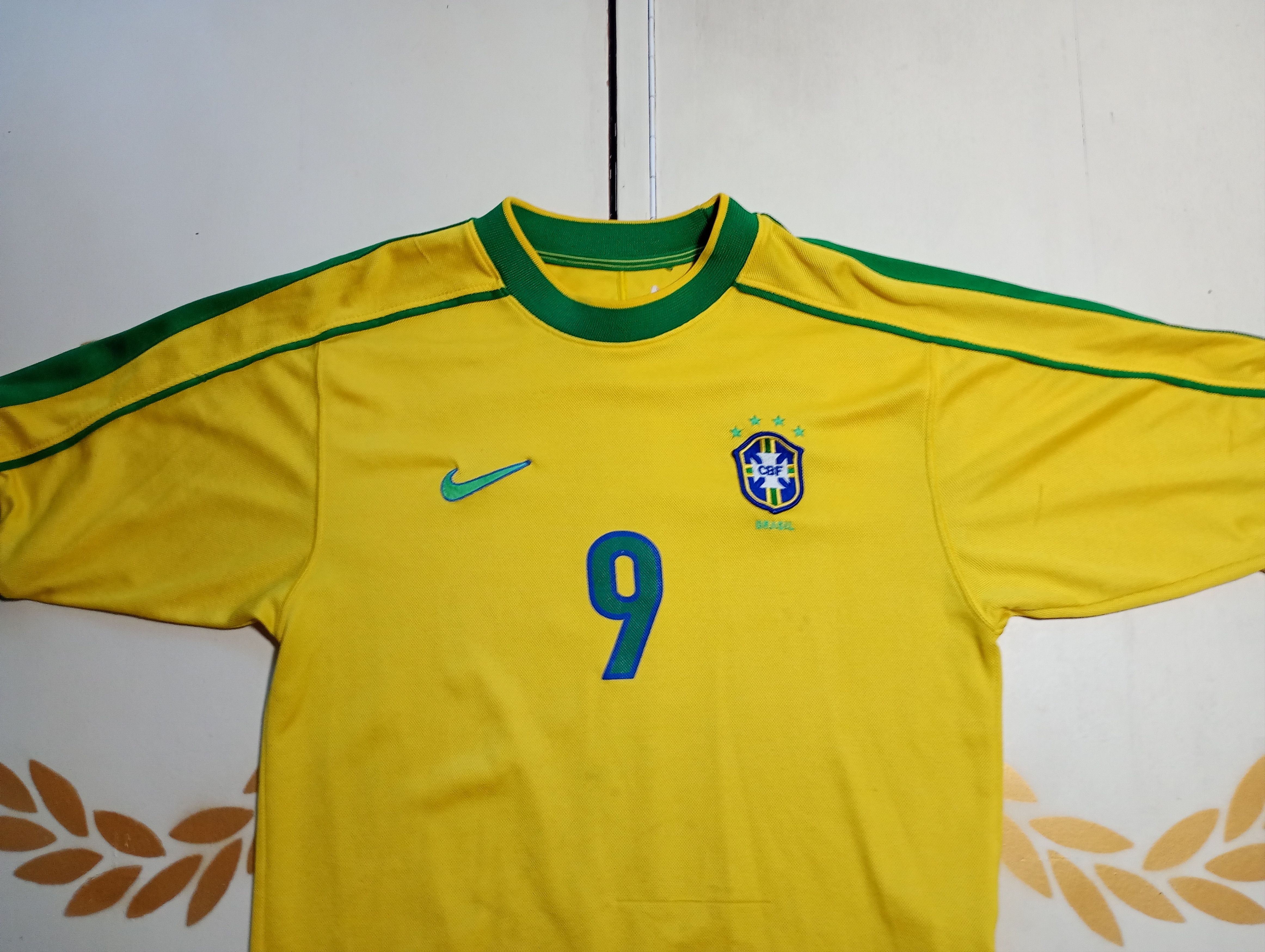 Nike Nike Brazil Jersey #9 Ronaldo 1998 Vintage Size US S / EU 44-46 / 1 - 4 Thumbnail