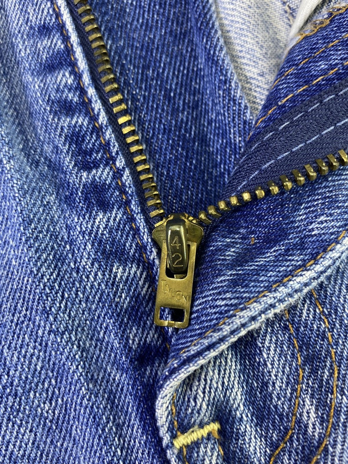 Jean × Levi's × Vintage VINTAGE LEVIS 605 DISTRESSES BLUE WASH JEANS-J887 Size US 31 - 6 Thumbnail