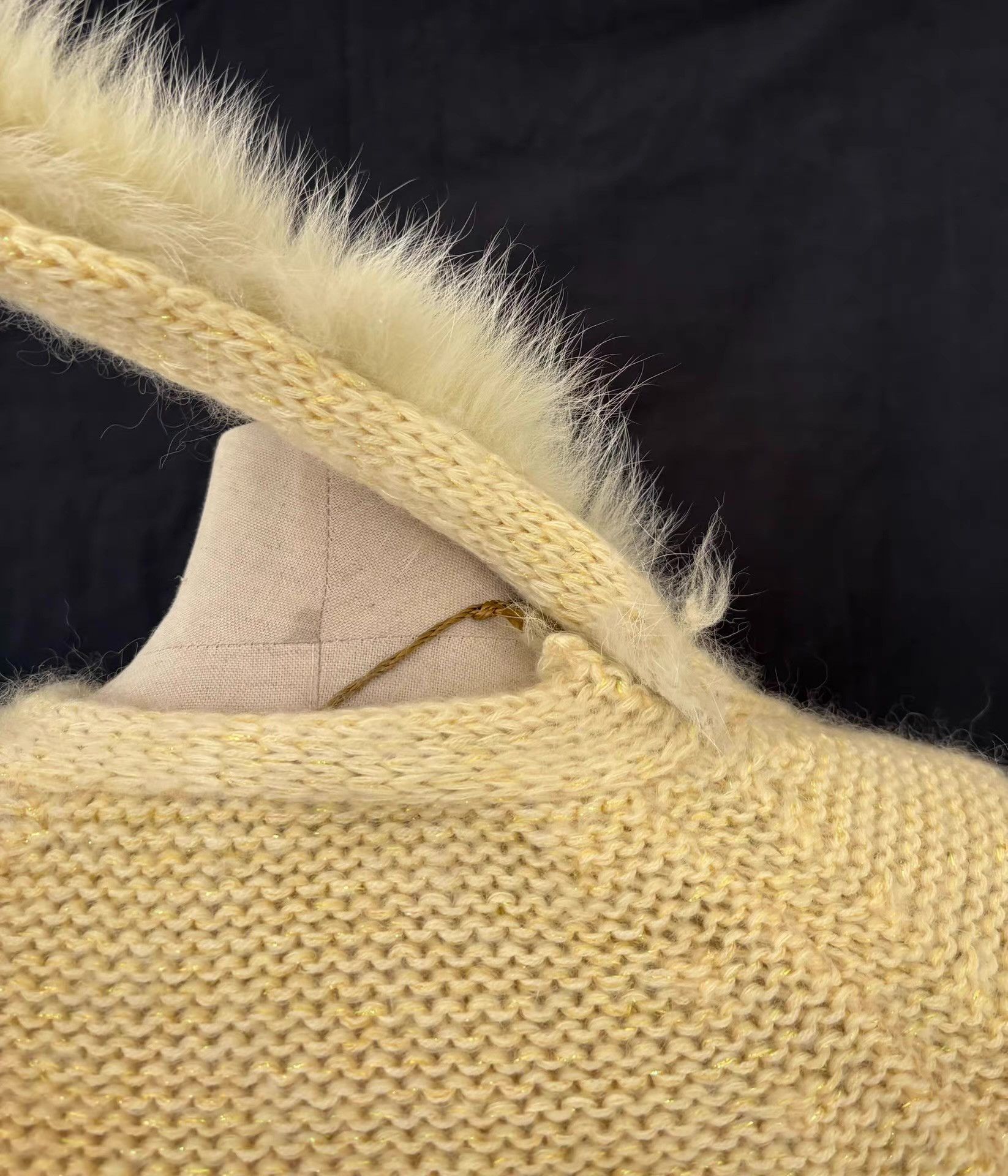 Roberto Cavalli Roberto Cavalli Women's Pale Yellow Knit Sweater Ｑ21 Size S / US 4 / IT 40 - 5 Thumbnail