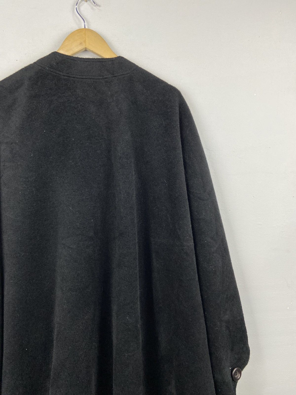 Valentino VINTAGE VALENTINO CARAVANI CAPES RARE Size M / US 6-8 / IT 42-44 - 11 Thumbnail
