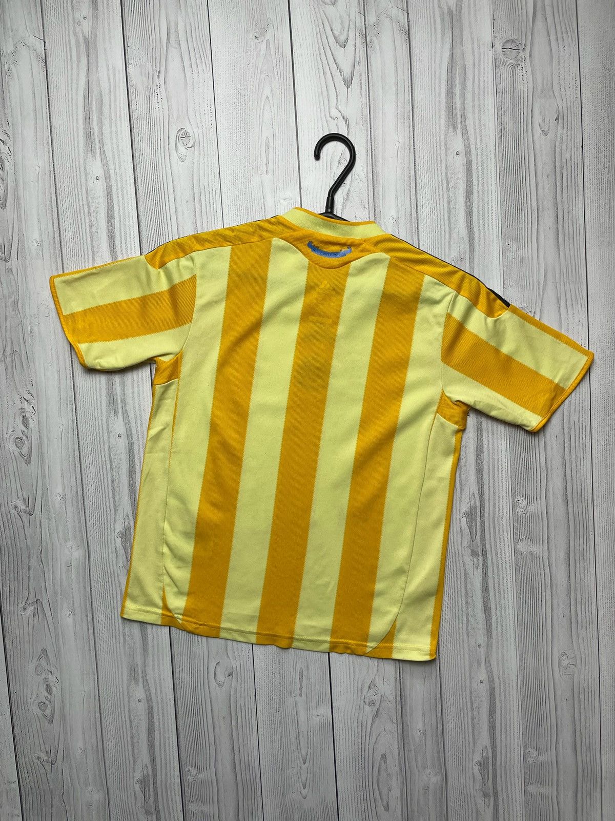 Adidas × Vintage Vintage adidas New Castle United soccer jersey yellow kids S Size US S / EU 44-46 / 1 - 6 Thumbnail