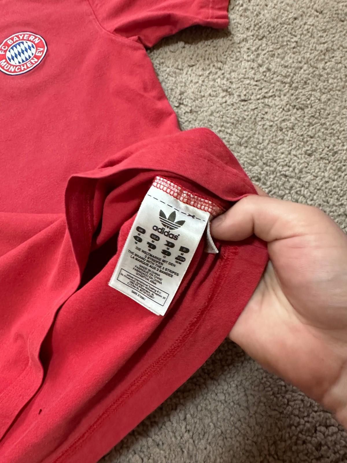 Adidas Vintage Adidas Bayern Munich 2007 Red Tee Sz M Size US M / EU 48-50 / 2 - 6 Thumbnail