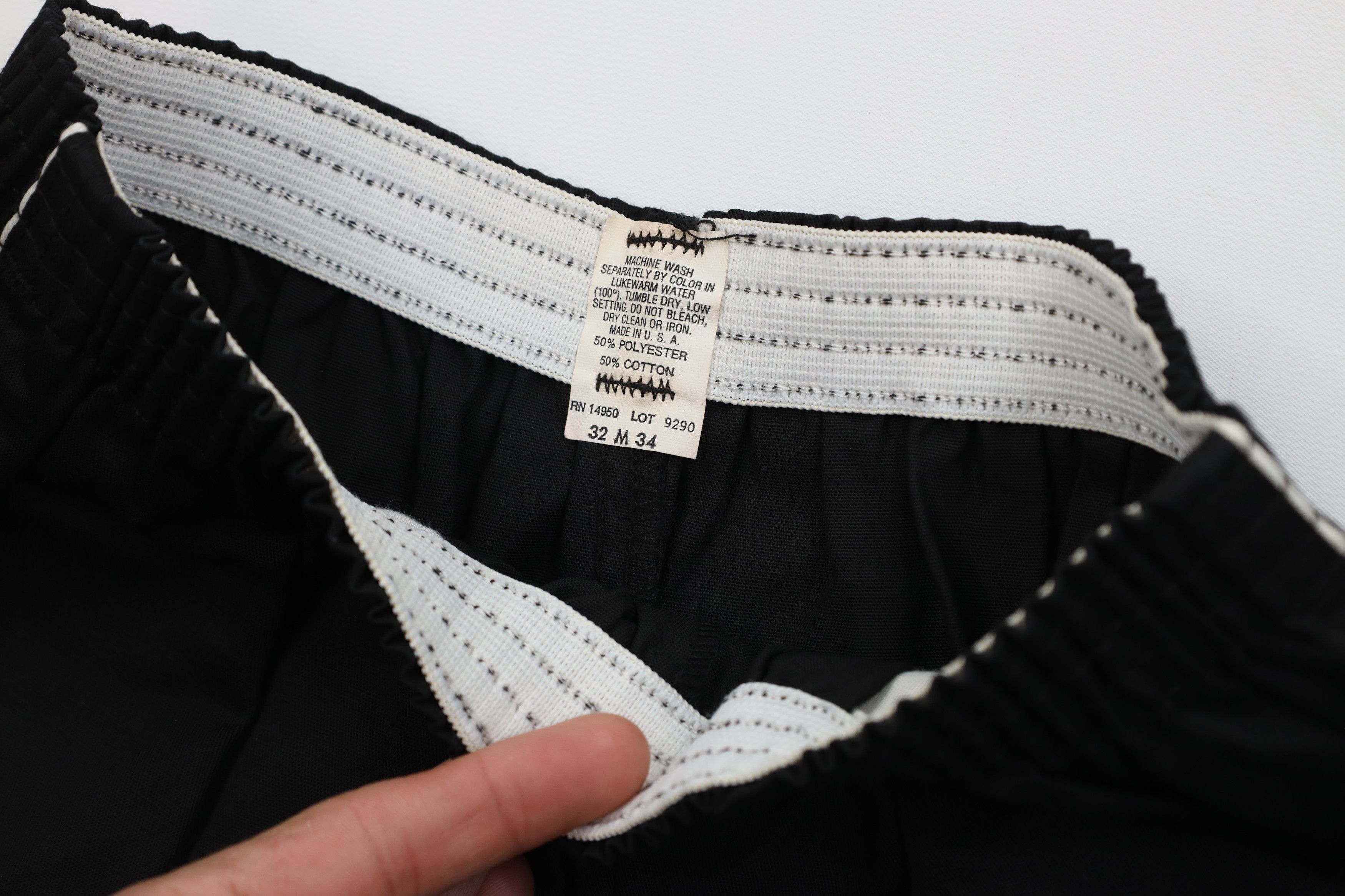 Vintage Vintage 70s Streetwear Jogging Short Shorts Black USA Size US 32 / EU 48 - 5 Thumbnail
