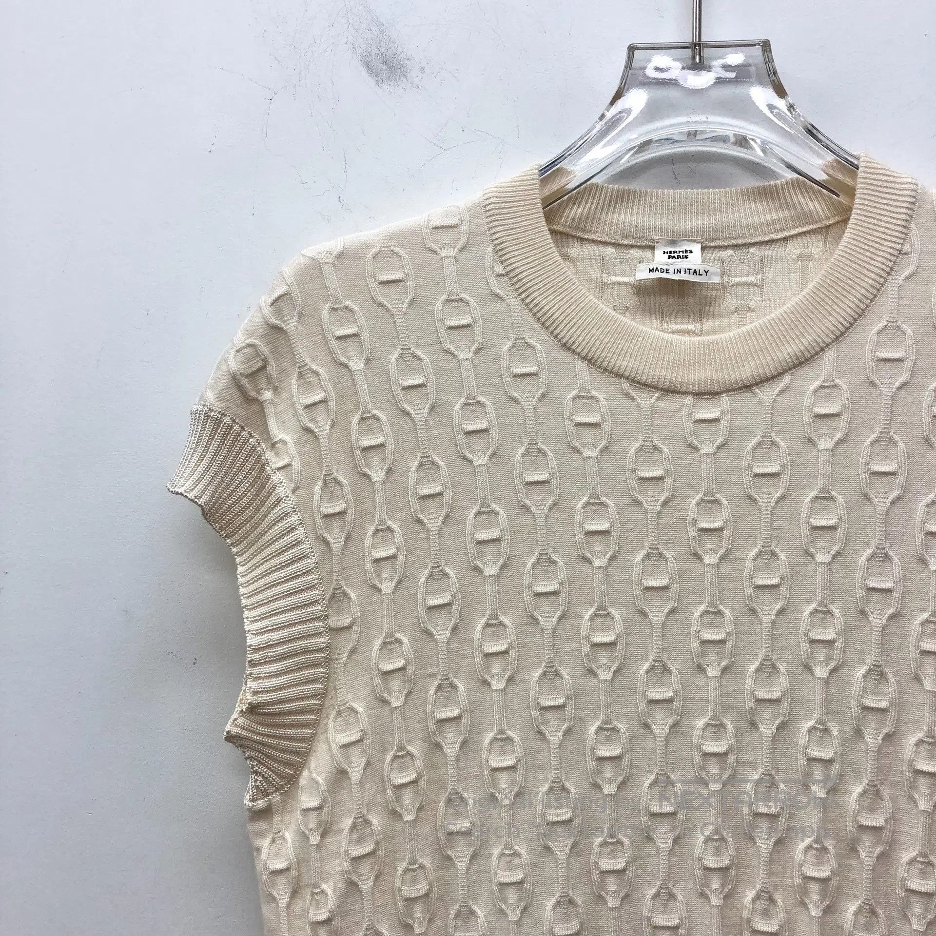 Hermes Hermes Ivory lock closure jacquard mulberry silk round-nec Size XS / US 0-2 / IT 36-38 - 4 Thumbnail