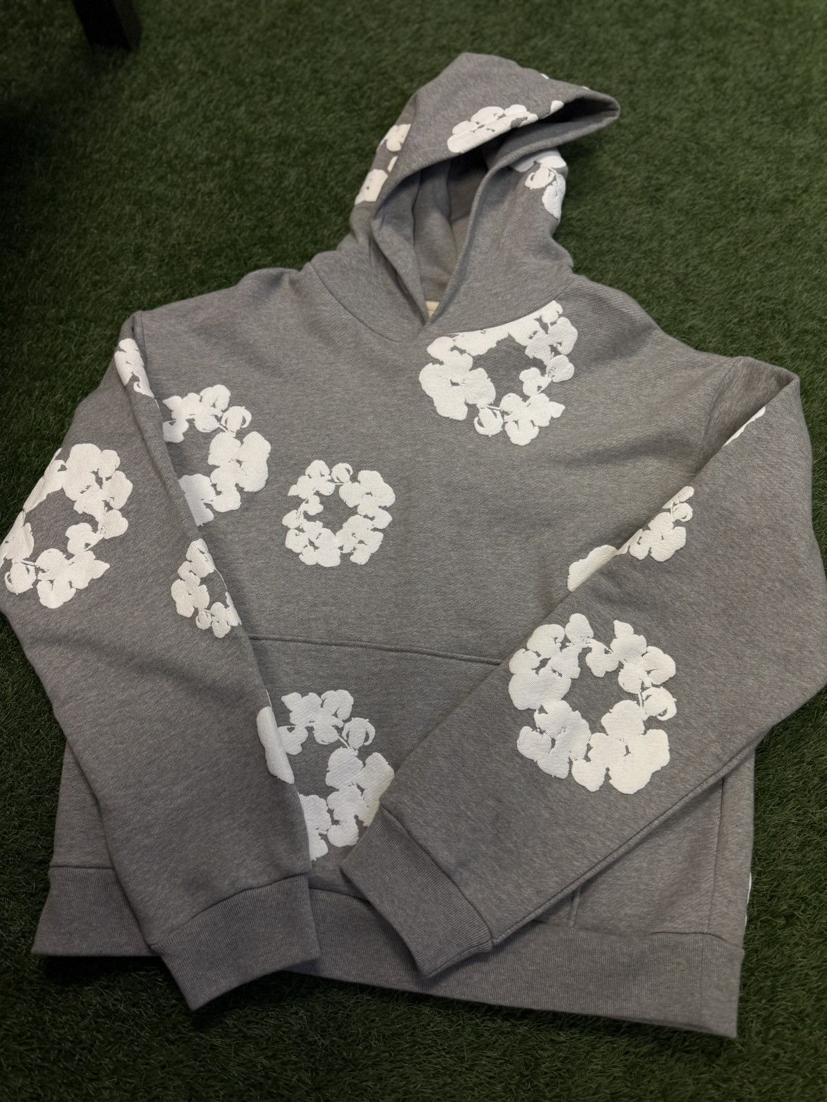 DENIM TEARS Denim Tears OG Cotton Wreath Grey Hoodie Size XXL Size US XXL / EU 58 / 5 - 5 Thumbnail