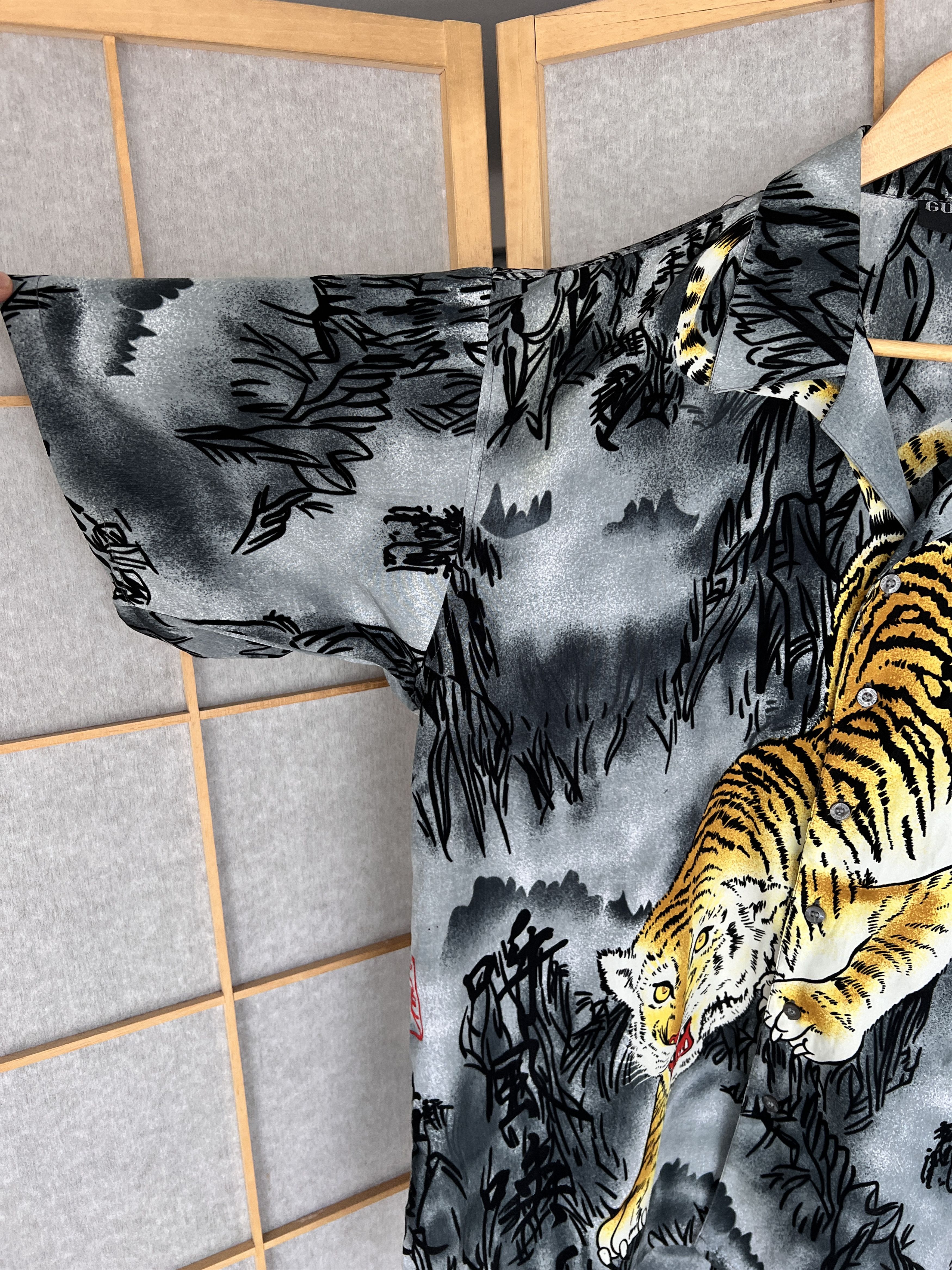 Japanese Brand Crazy! Japanese tiger vintage 2000s Hawaiian shirt printed Size US L / EU 52-54 / 3 - 8 Thumbnail