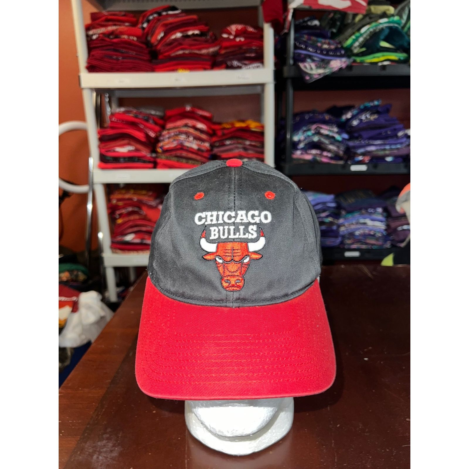 Twins Enterprise Inc. Vintage Chicago Bulls Snapback Hat Black Red NBA 90s VTG Size ONE SIZE - 1 Thumbnail