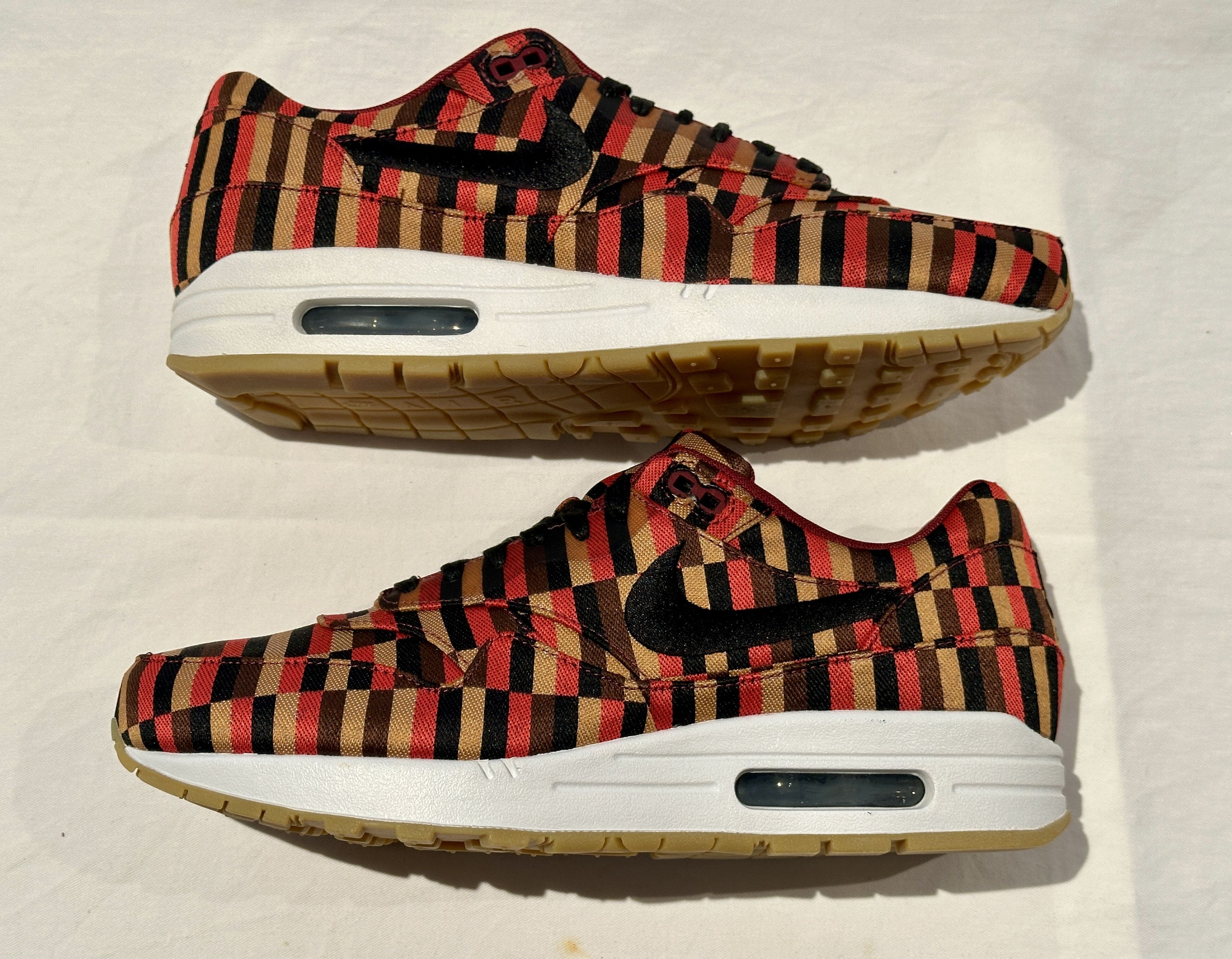 Nike NEW NIKE AIR MAX 1 WOVEN SP LONDON UNDERGROUND ROUNDEL SZ 11 Size US 11 / EU 44 - 1 Thumbnail