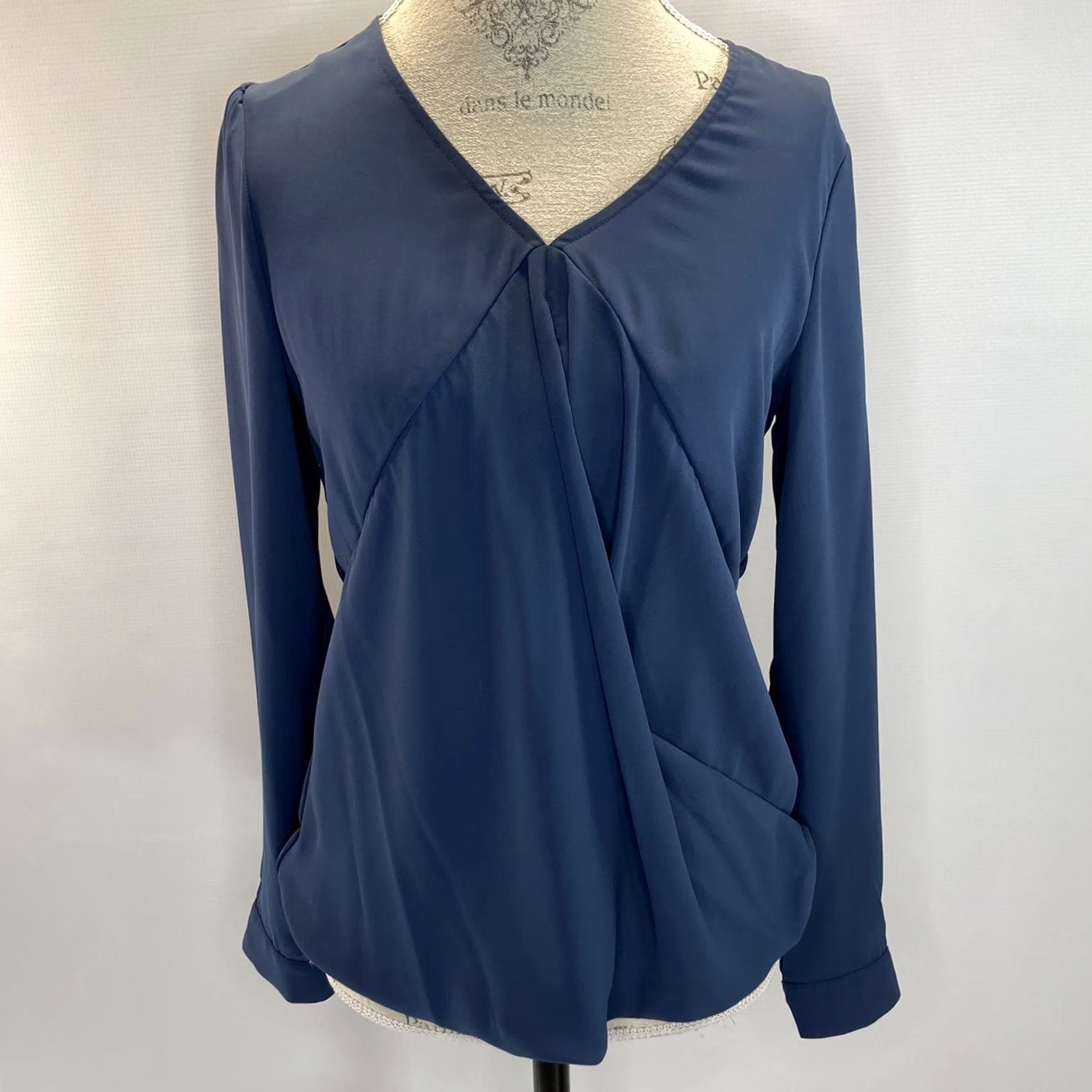 Vintage Ro & De Blue Long Sleeve Blouse Shirt Womens Small V-Neck Pullover Casual Blue Tie-Waist? Size S / US 4 / IT 40 - 2 Thumbnail