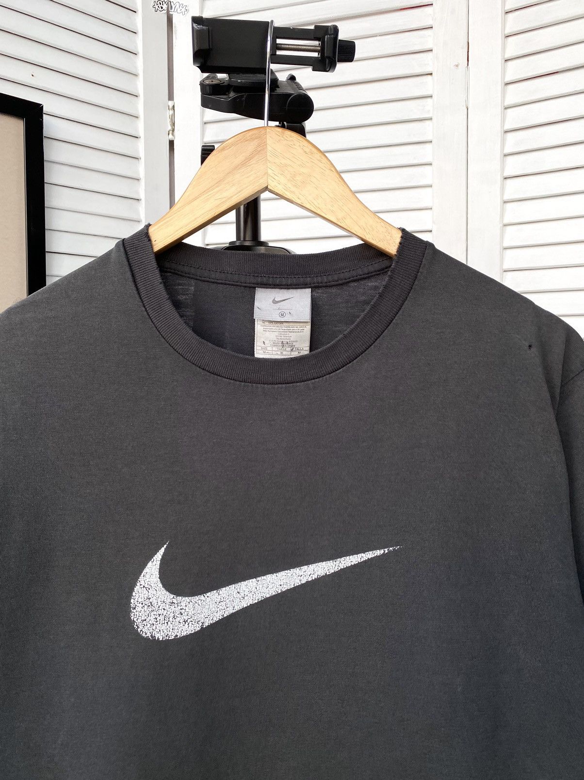 Nike × Vintage Nike Vintage Distressed Center Big Swoosh Faded Tee Shirt Size US M / EU 48-50 / 2 - 5 Thumbnail