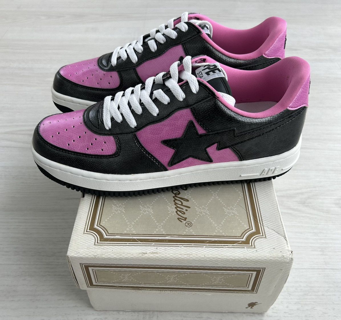 Bape VERY RARE OG 2004 A BATHING APE X UNKLE BLACK/PINK BAPESTA Size US 10 / EU 43 - 1 Thumbnail