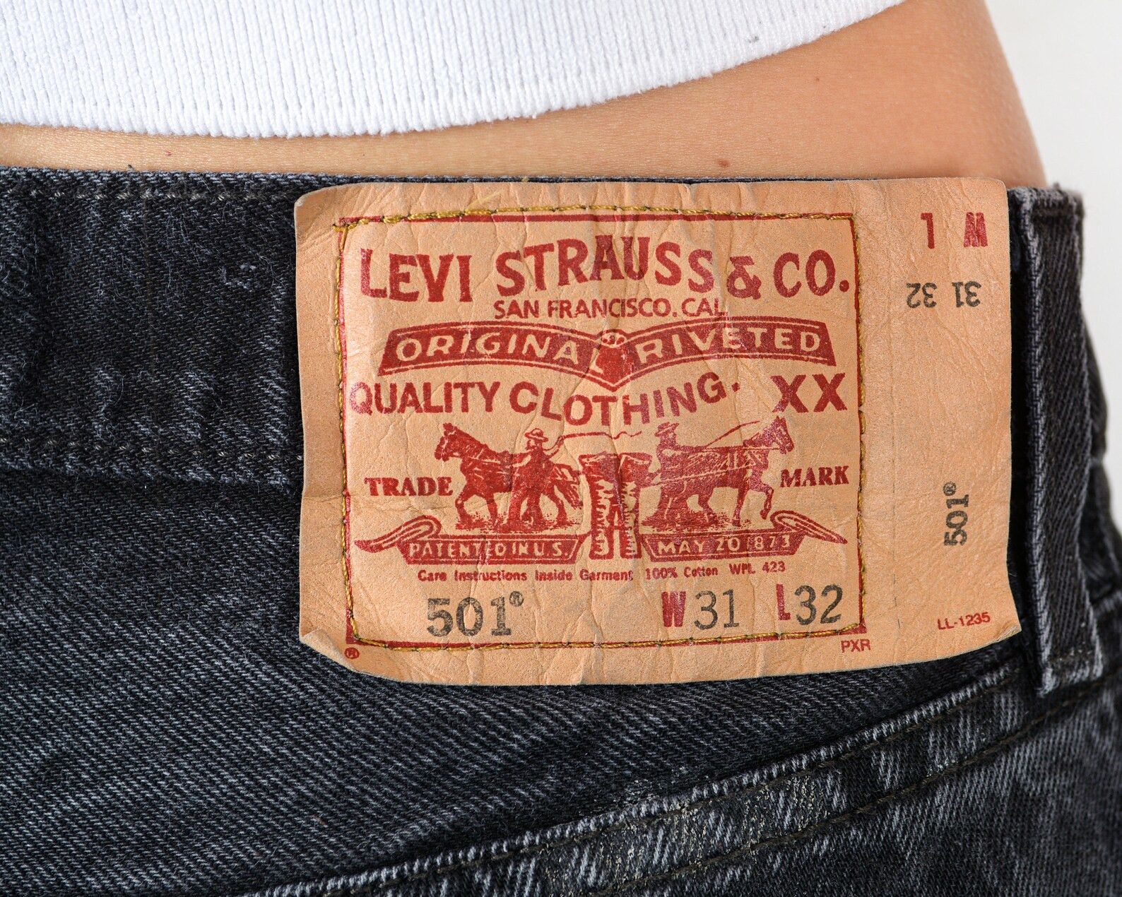 Levi's × Levi's Vintage Clothing × Vintage 2005 Women's 501 Black Jeans Denim Trousers y2k retro Size 31" - 4 Thumbnail