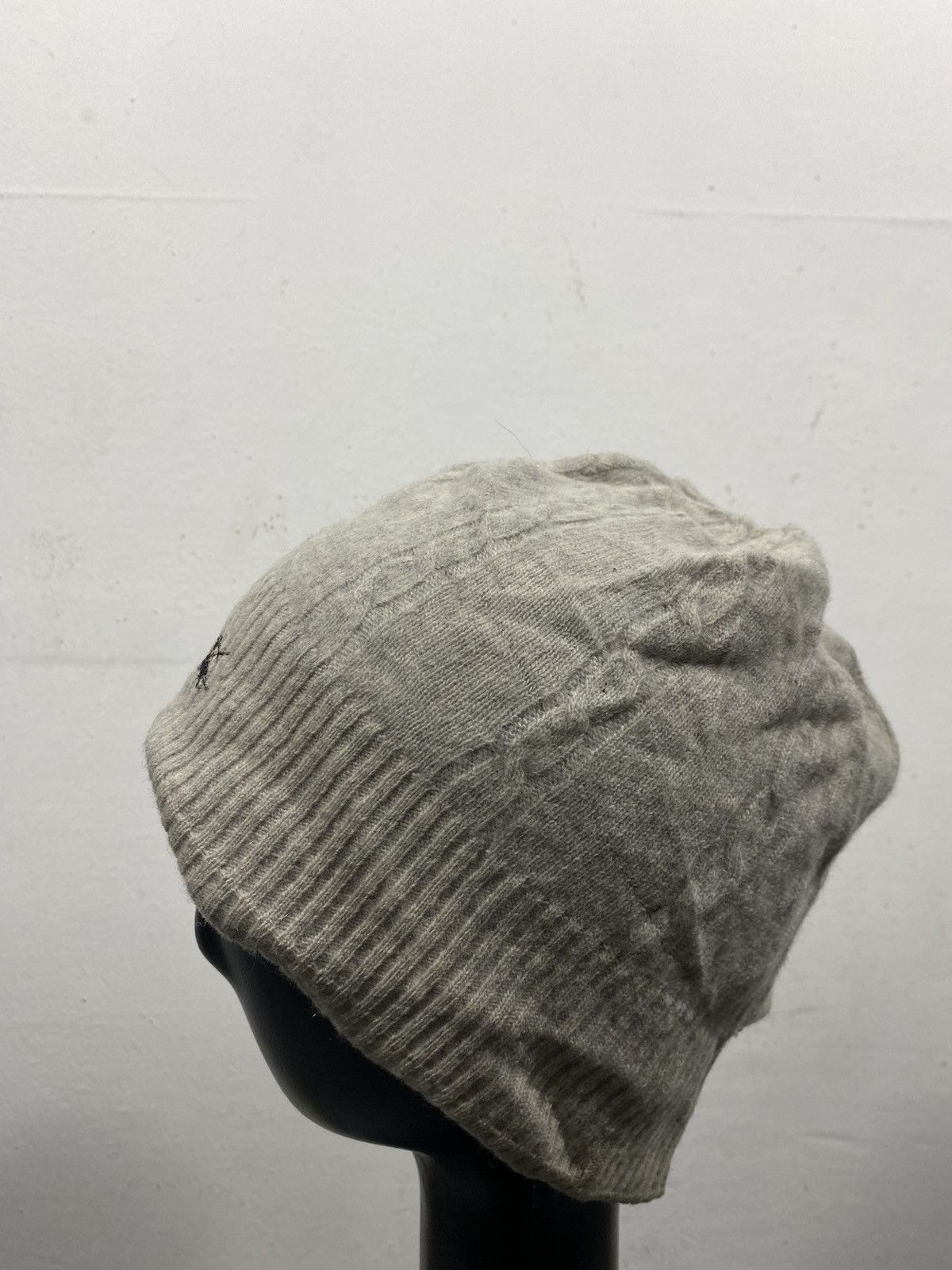 Burberry Burberry Golf Small Logo Embroidery Beanie Hat Size ONE SIZE - 3 Thumbnail
