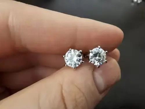 Jewelry Kamachi x Naomi 2 Carat Moissanite Screw Earrings Size ONE SIZE - 1 Thumbnail
