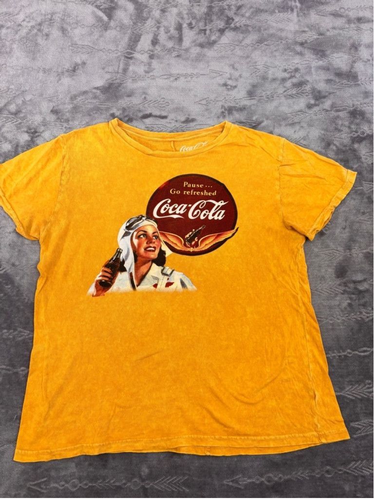 Lucky Brand Women's Lucky Brand Coca-Cola Graphic T-Shirt Size M Yellow Size L / US 10 / IT 46 - 2 Thumbnail