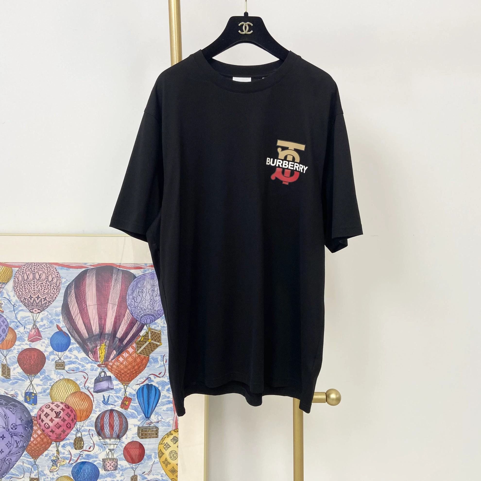 Burberry Burberry Black Printed Tee L 7513 Size US L / EU 52-54 / 3 - 1 Thumbnail