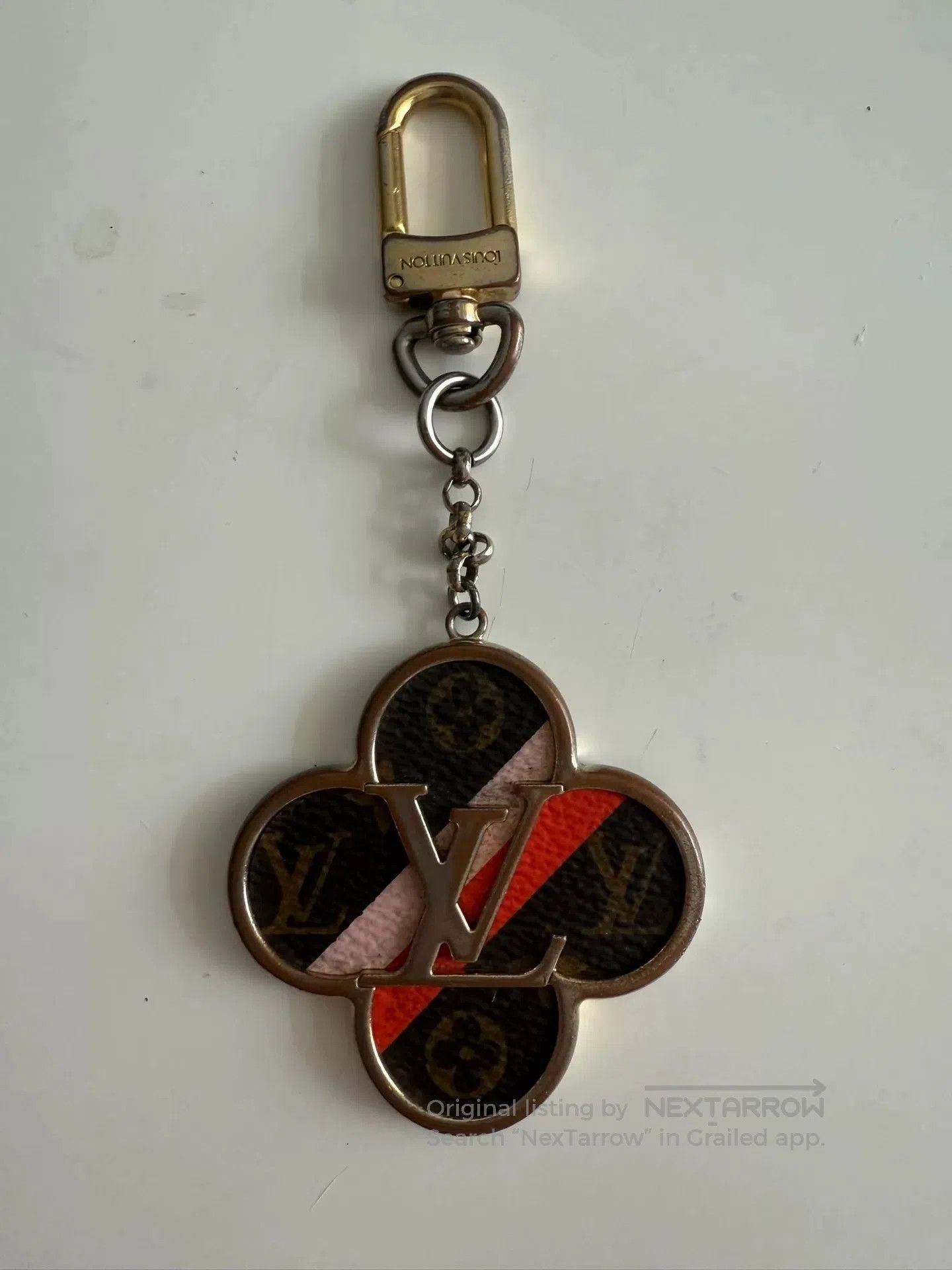 Louis Vuitton louis vuitton four-leaf clover keychain. Size ONE SIZE - 1 Thumbnail