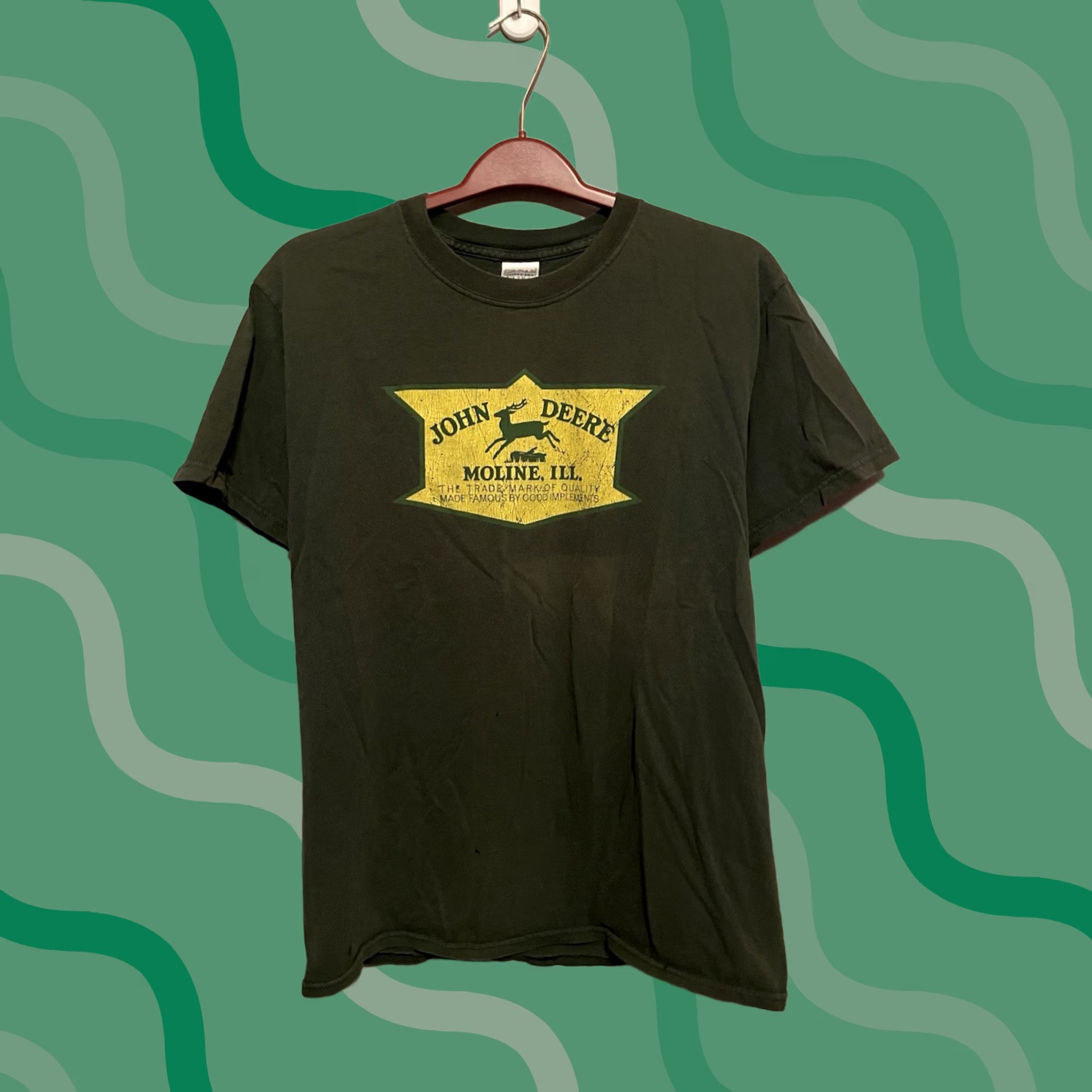 John Deere John Deere T-Shirt Forest Graphic Print Unisex Adults Medium Hole Details 28” Pit to Pit 19” Length 1960 Retro Logo Shirt Size US M / EU 48-50 / 2 - 1 Thumbnail