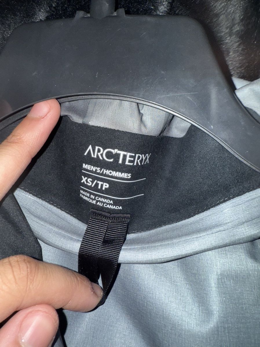Arc'teryx Arc’teryx Dark Magic Alpha SV Jacket Size US XS / EU 42 / 0 - 4 Thumbnail