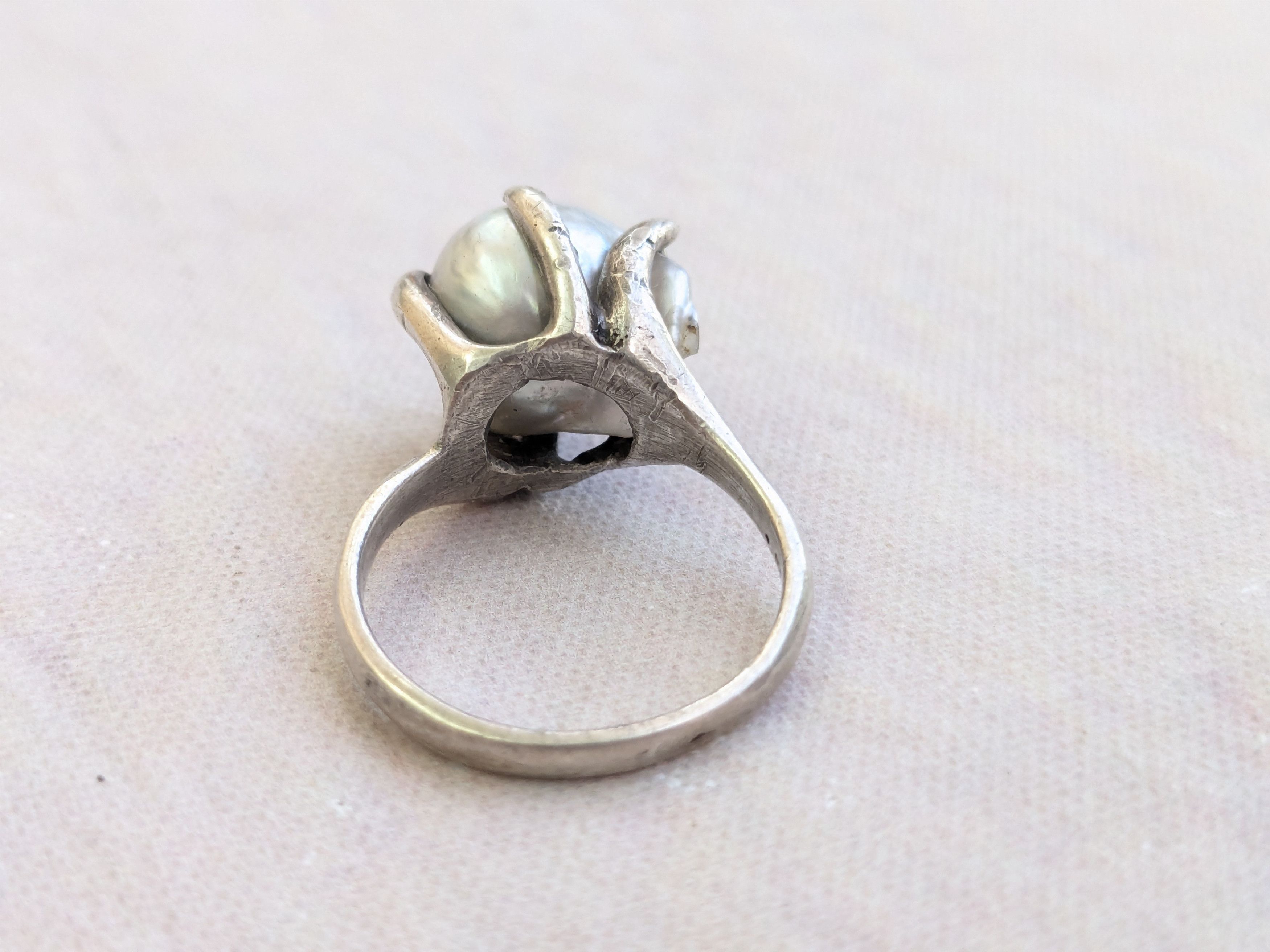 Jewelry Vintage Sterling Silver Ring Baroque Pearl 6 Brutalist Size ONE SIZE - 7 Thumbnail