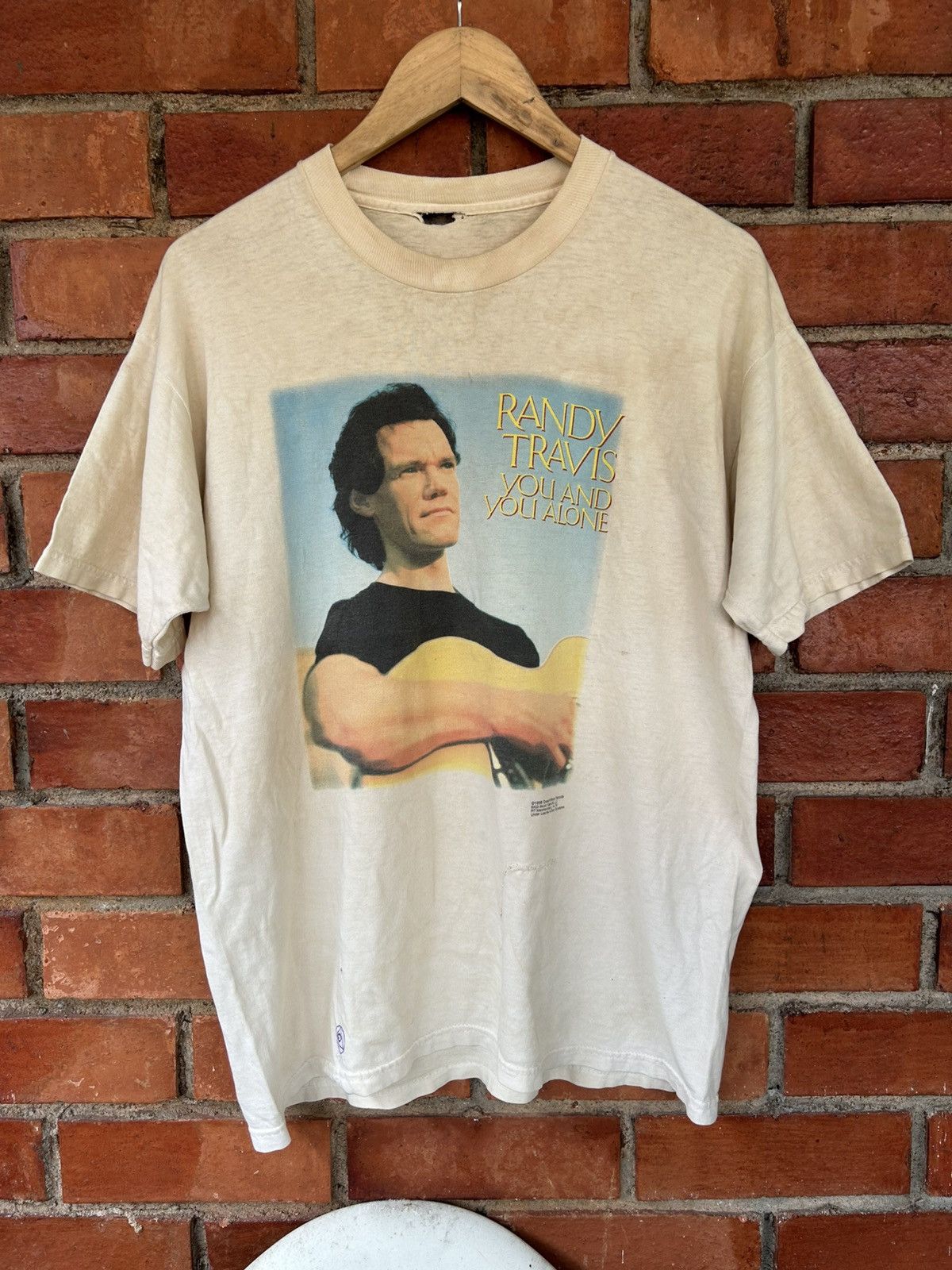 Band Tees 💥 VINTAGE 90s RANDY TRAVIS DISTRESSED TEE SS Size US L / EU 52-54 / 3 - 1 Thumbnail