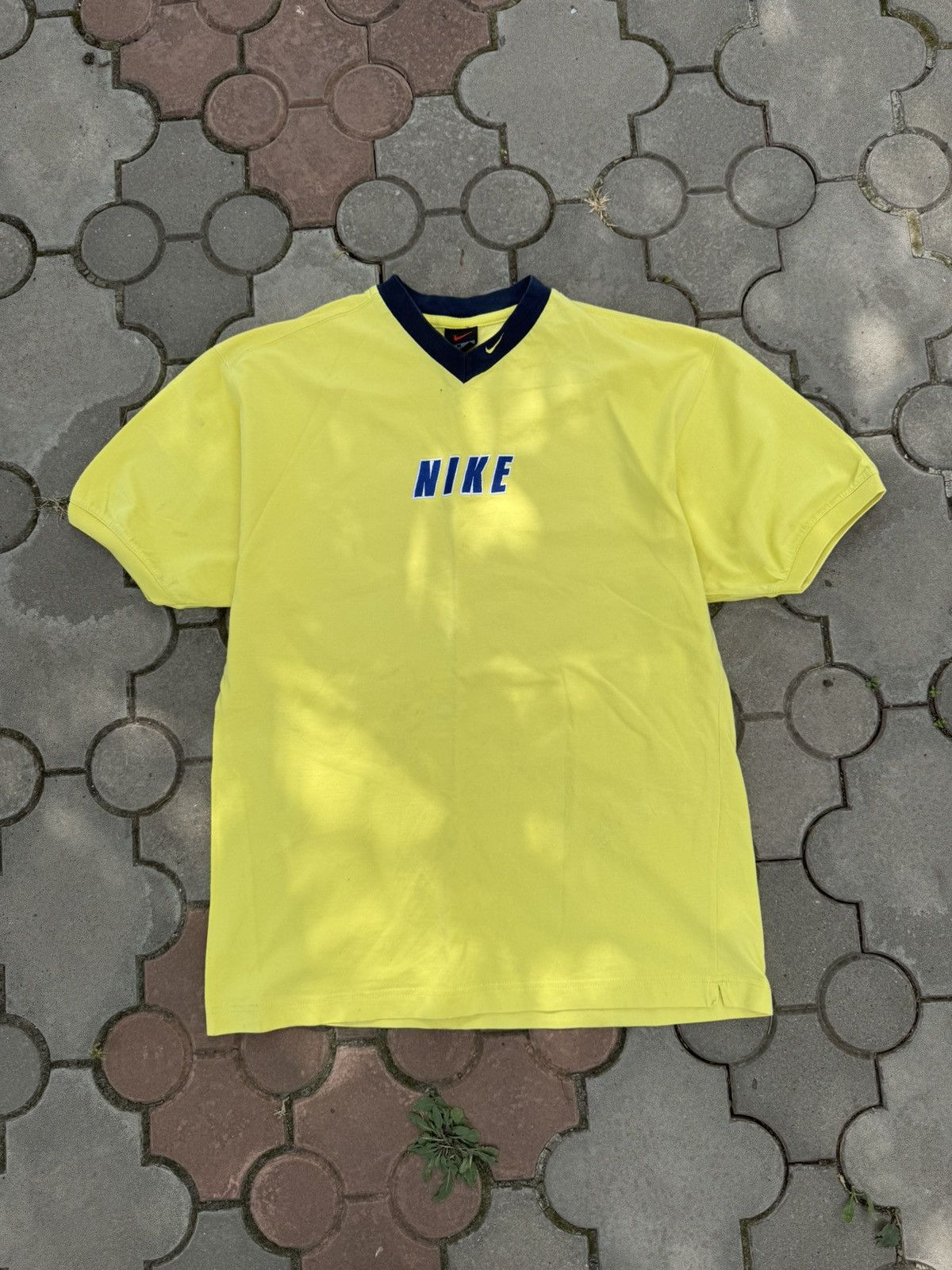 Nike Vintage Nike Spell Out Center Logo Tee Shirt Size US M / EU 48-50 / 2 - 1 Thumbnail