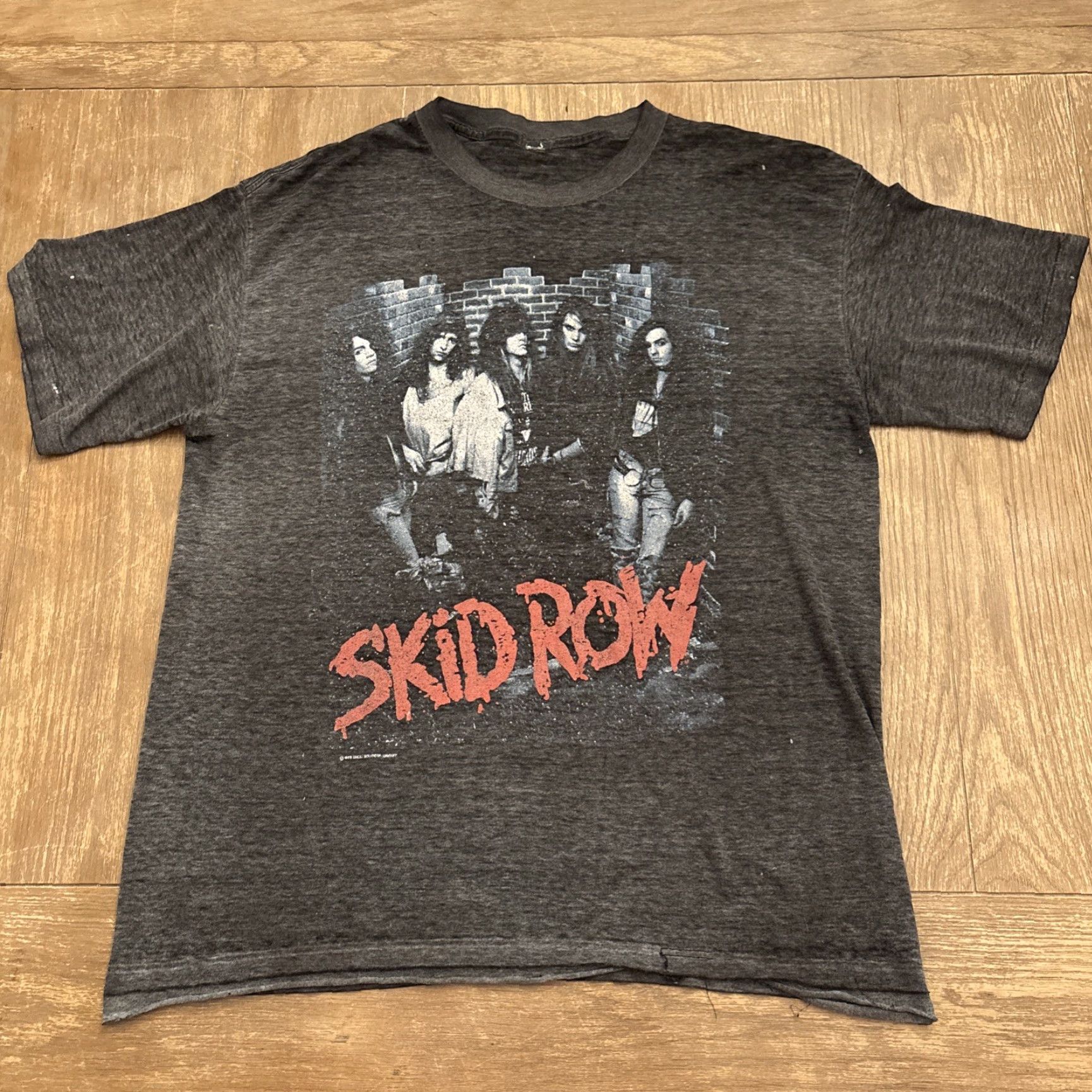 Vintage VINTAGE Skid Row Makin A Mess Black T-shirt Size L Mens T-Shirt 80s Band Rock Size US L / EU 52-54 / 3 - 2 Thumbnail