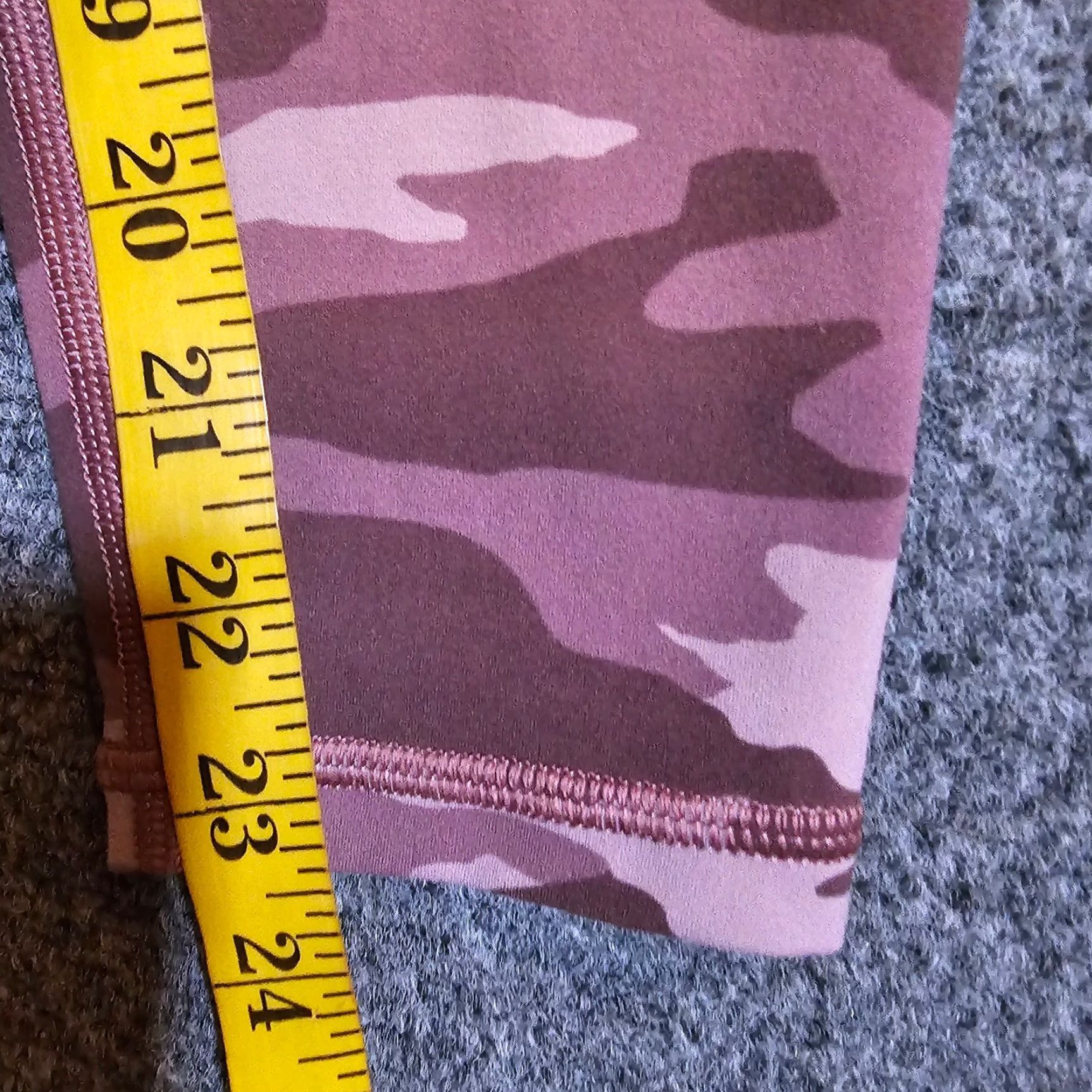Athleta Athleta Pants Womens Small Pink Camo Elation 7/8 Cropped Stretch Athletic Causal Size 28" / US 6 / IT 42 - 7 Thumbnail