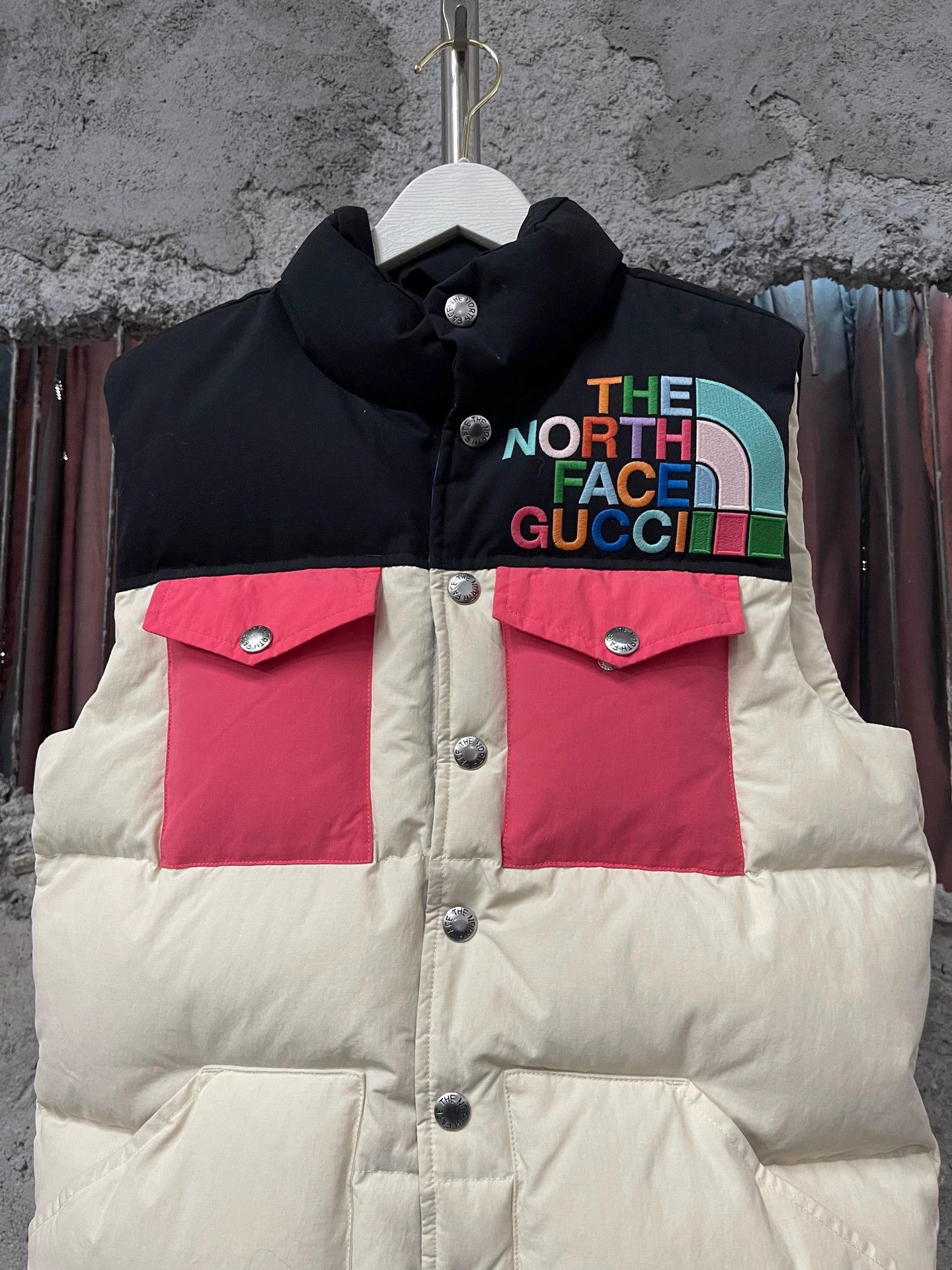 Gucci Gucci x TNF down vest women's XS Size XS / US 0-2 / IT 36-38 - 3 Thumbnail