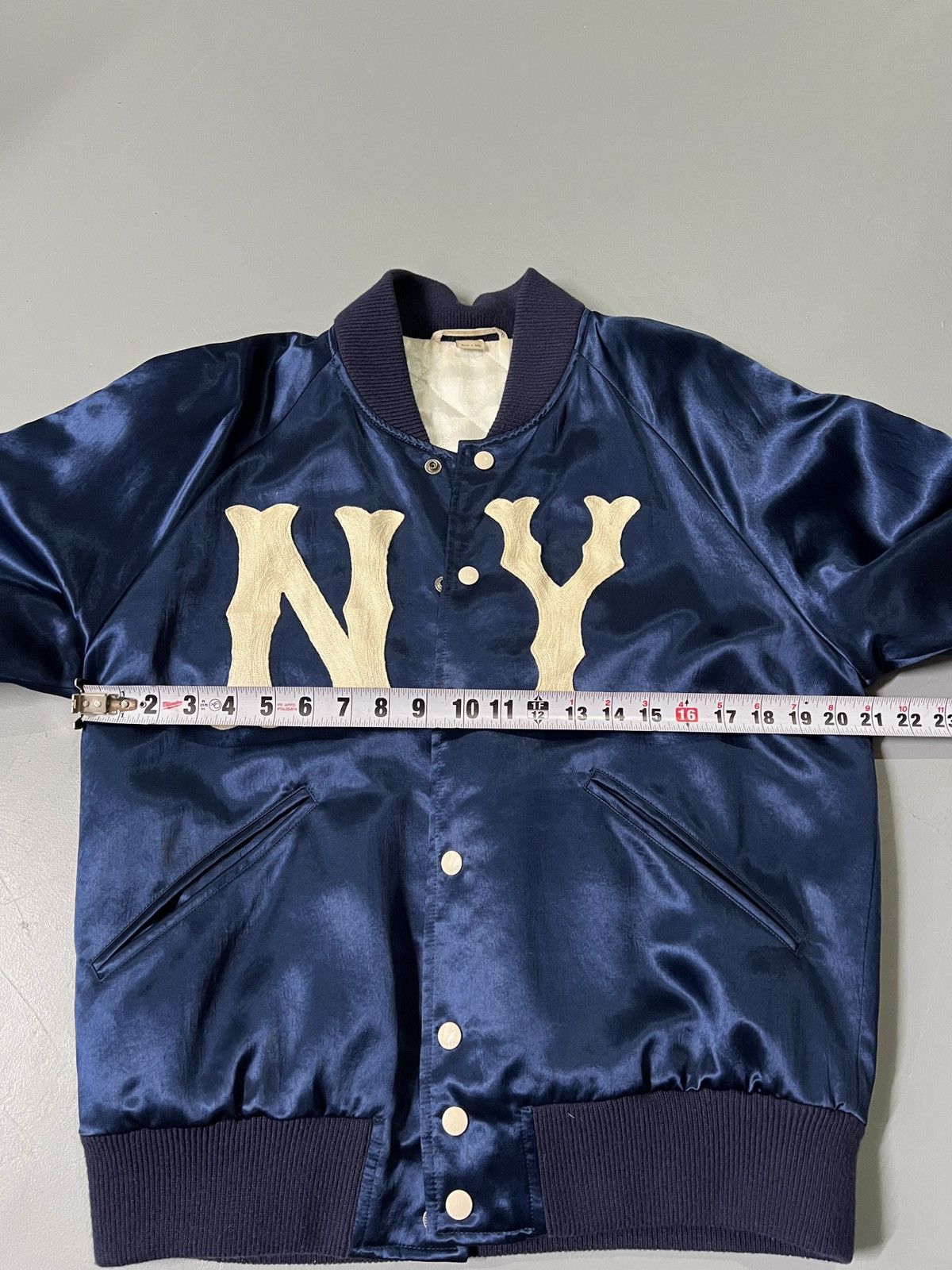 Gucci × New York Yankees Gucci NY Yankees silk bomber Size US M / EU 48-50 / 2 - 6 Thumbnail