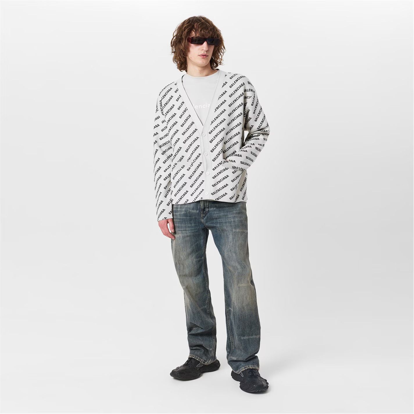 Balenciaga o1g2r1mq0226 Mini Allover Logo Cardigan In White/Black Size US M / EU 48-50 / 2 - 6 Thumbnail
