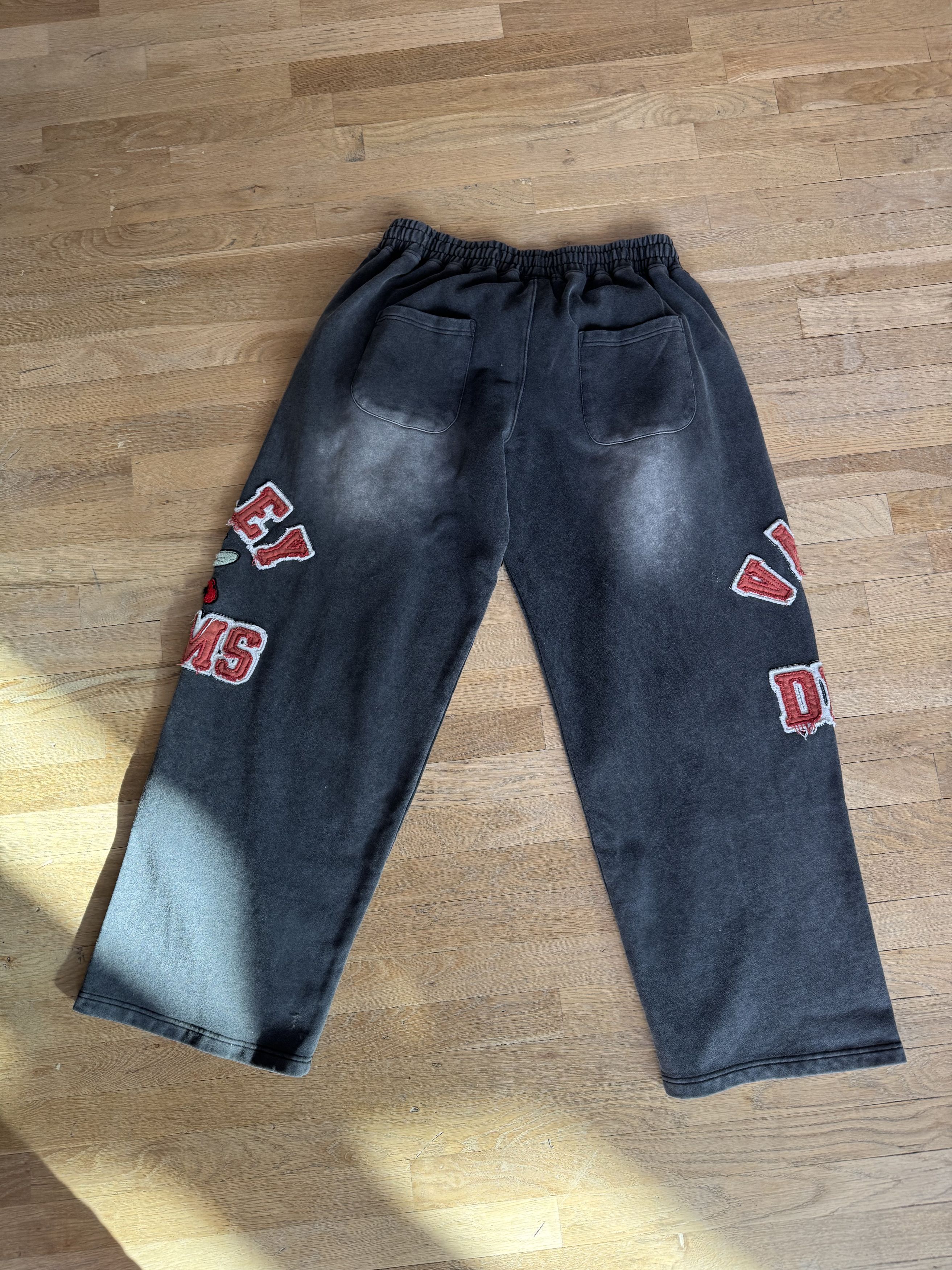 Vale VALE FOREVER ANTHEM SWEATPANTS BLACK/RED Size US 34 / EU 50 - 3 Thumbnail