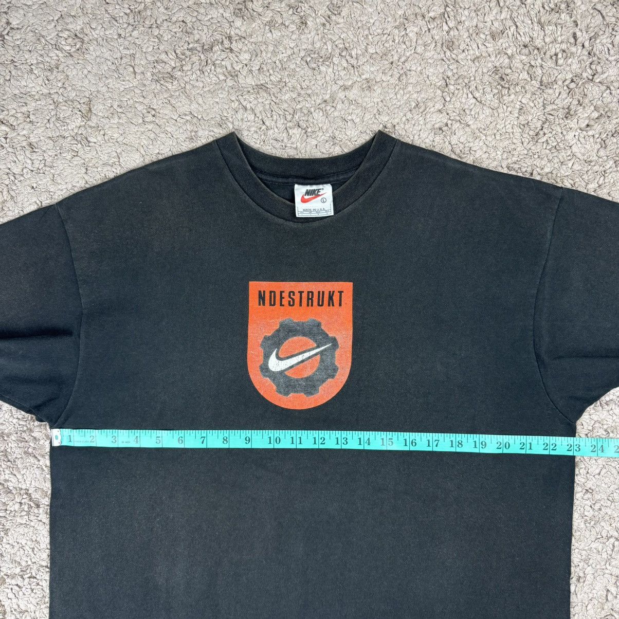 Nike Vintage Faded Nike Ndestrukt Centre Swoosh T-shirt Size US L / EU 52-54 / 3 - 13 Thumbnail