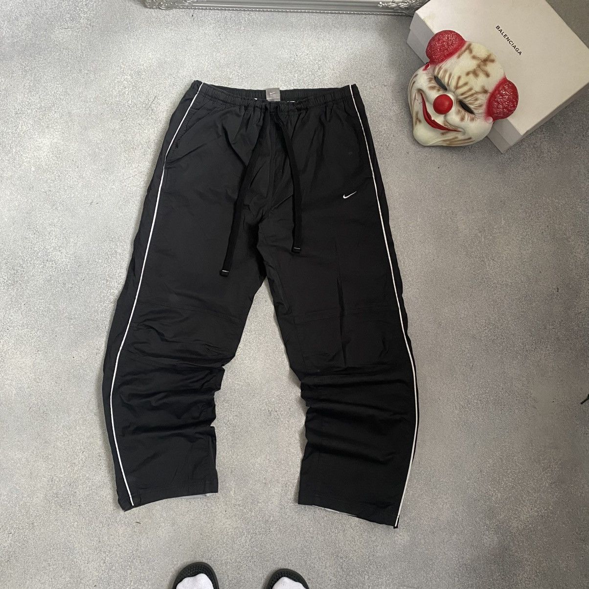 Nike Vintage Nike Track Pants Nylon Drill Y2K Swoosh Logo Size US 36 / EU 52 - 1 Thumbnail