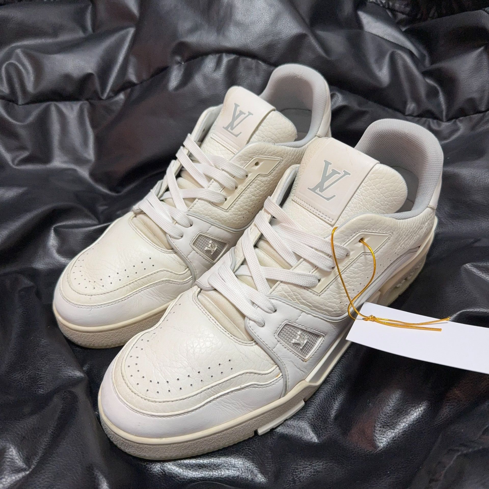 Louis Vuitton Louis Vuitton Training White Lowtop Sneakers 9 Men Size US 9 / EU 42 - 1 Thumbnail