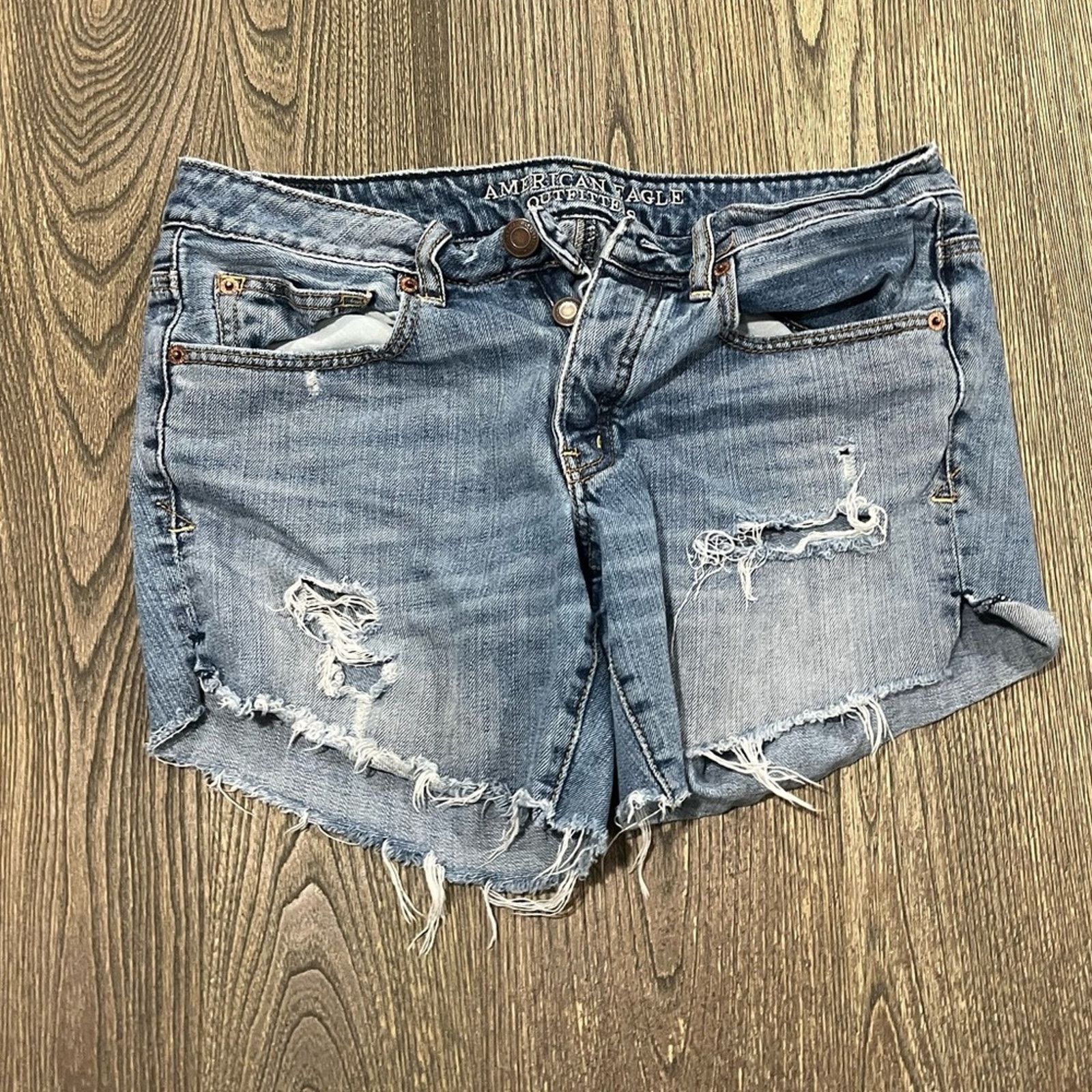 American Eagle Outfitters American Eagle Jean Shorts Frayed Hem Medium Wash Blue Sz 6 Size 28" / US 6 / IT 42 - 1 Thumbnail