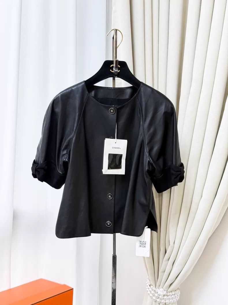 Chanel Chanel Lambskin short-sleeved bow leather jacket Size XS / US 0-2 / IT 36-38 - 1 Thumbnail